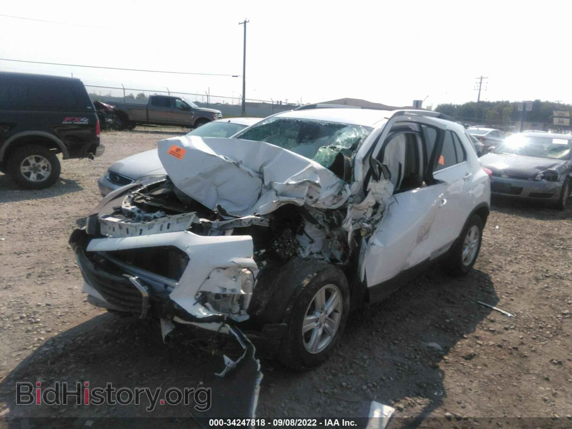 2017 CHEVROLET TRAX - VIN: 3GNCJPSB7HL140327 - Фото 2
