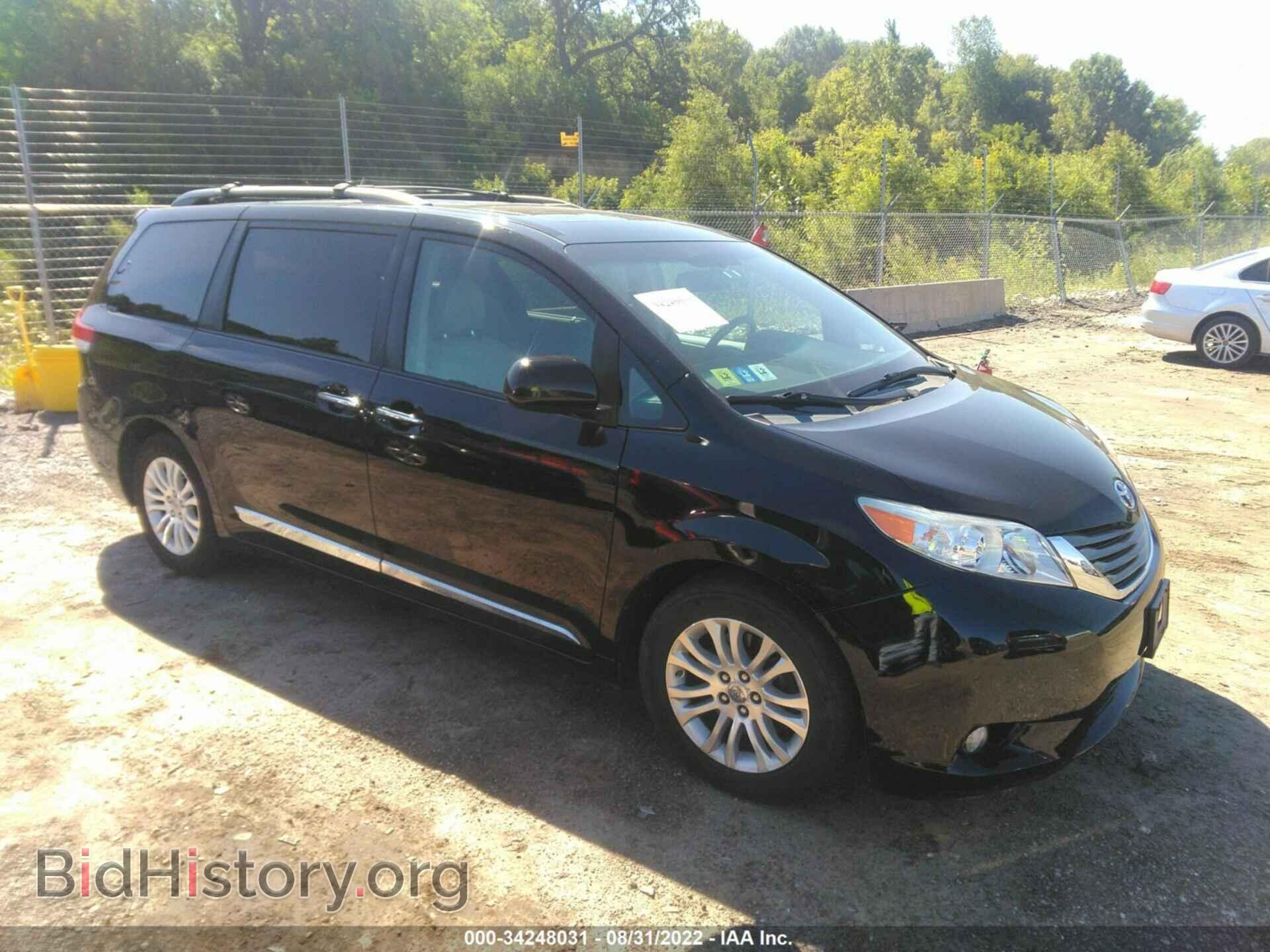 Photo 5TDYK3DC8BS173767 - TOYOTA SIENNA 2011