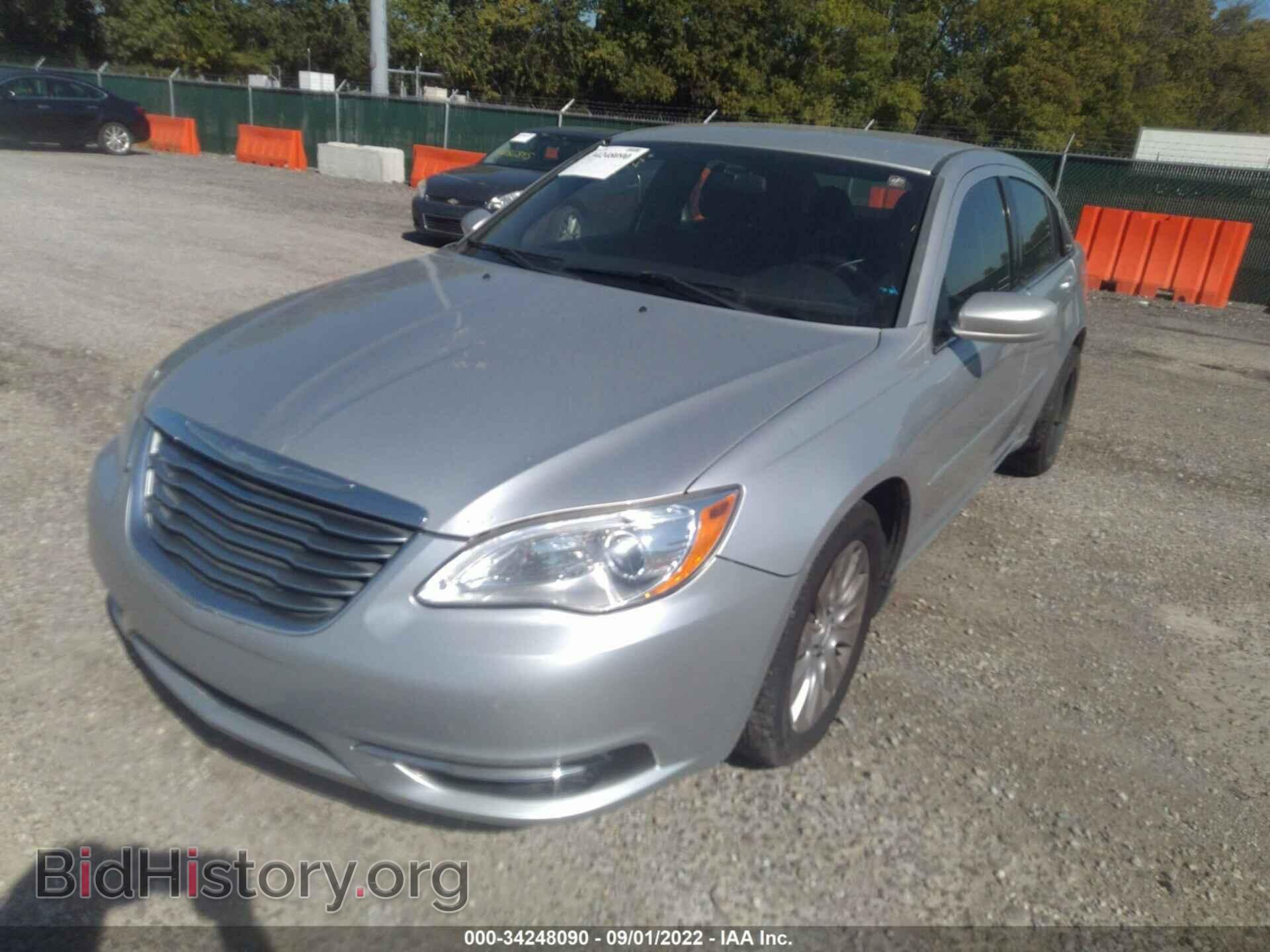 2012 CHRYSLER 200 - VIN: 1C3CCBAB7CN272962 - Фото 2