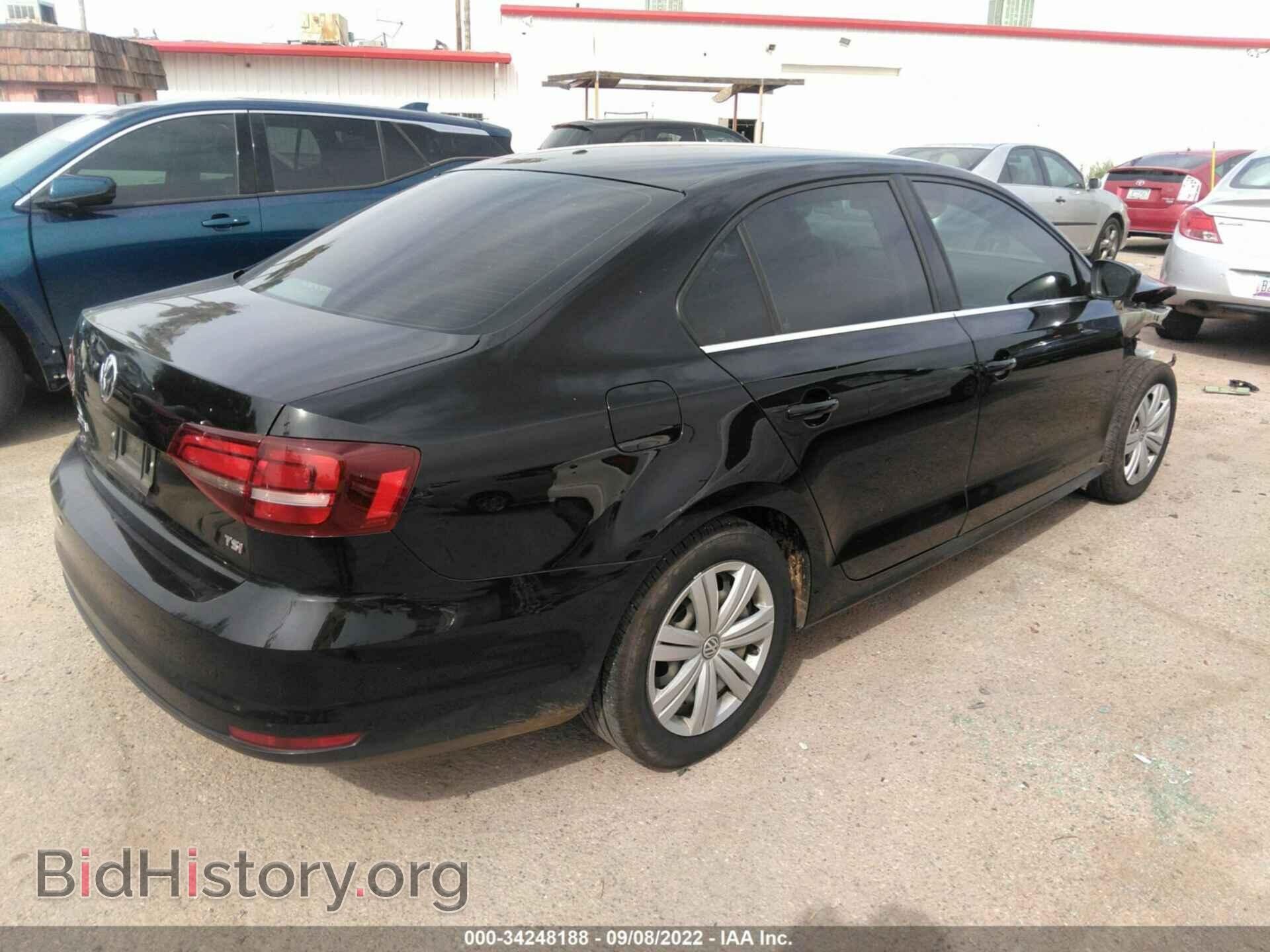 2017 VOLKSWAGEN JETTA - VIN: 3VW2B7AJXHM331550 - Фото 4