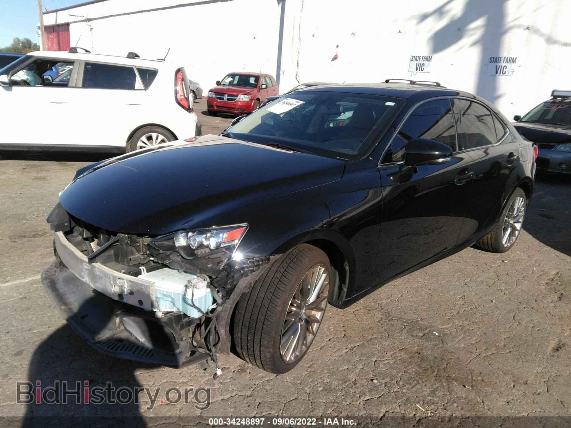 2016 LEXUS IS 200T - VIN: JTHBA1D24G5004765 - Фото 2
