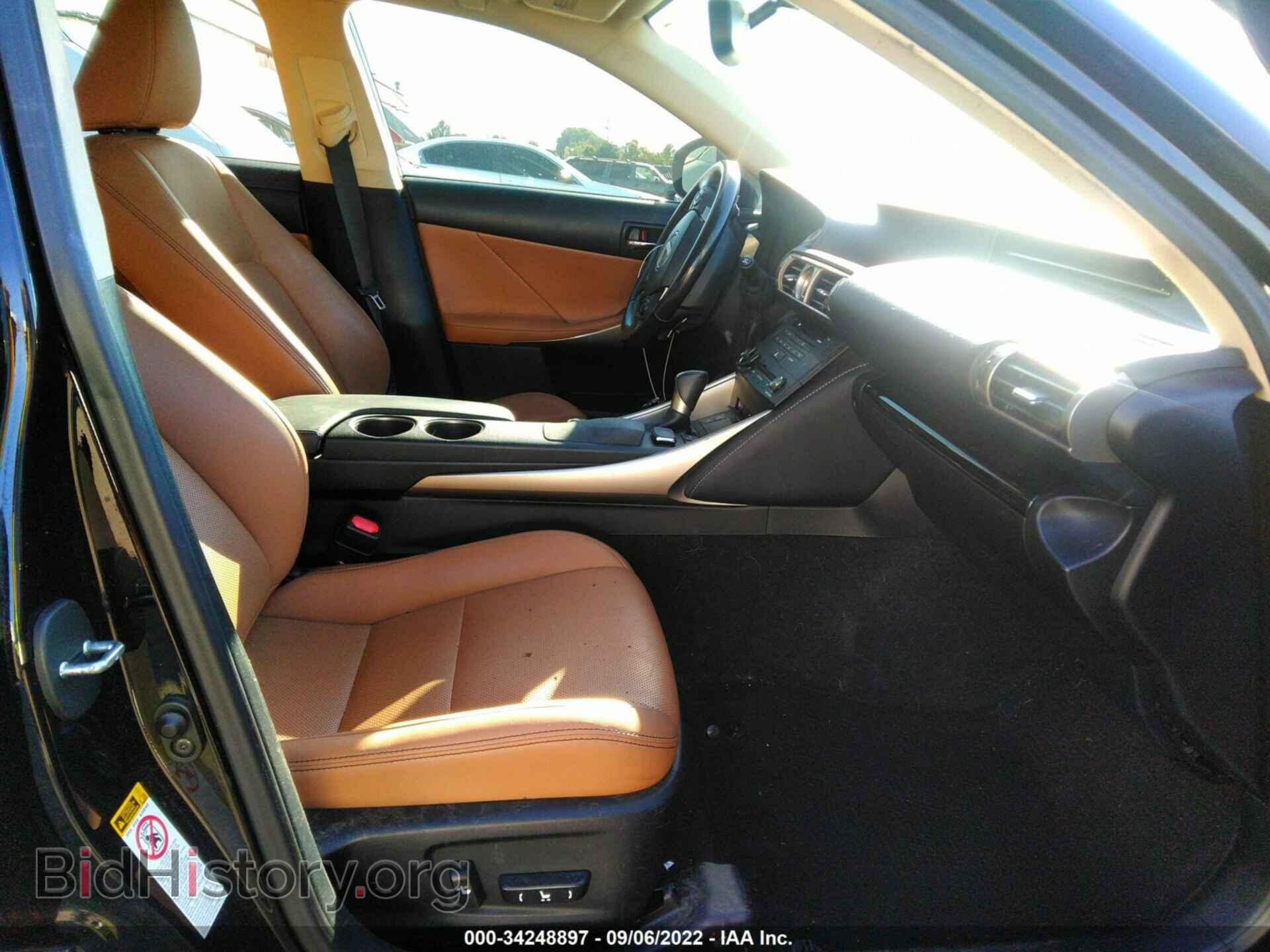 2016 LEXUS IS 200T - VIN: JTHBA1D24G5004765 - Фото 5