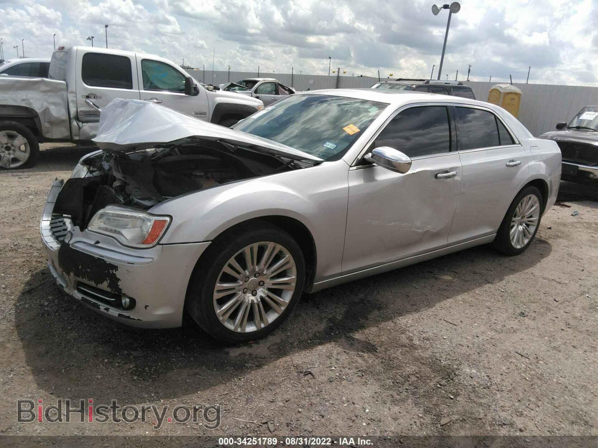2012 CHRYSLER 300 - VIN: 2C3CCAETXCH256437 - Фото 2