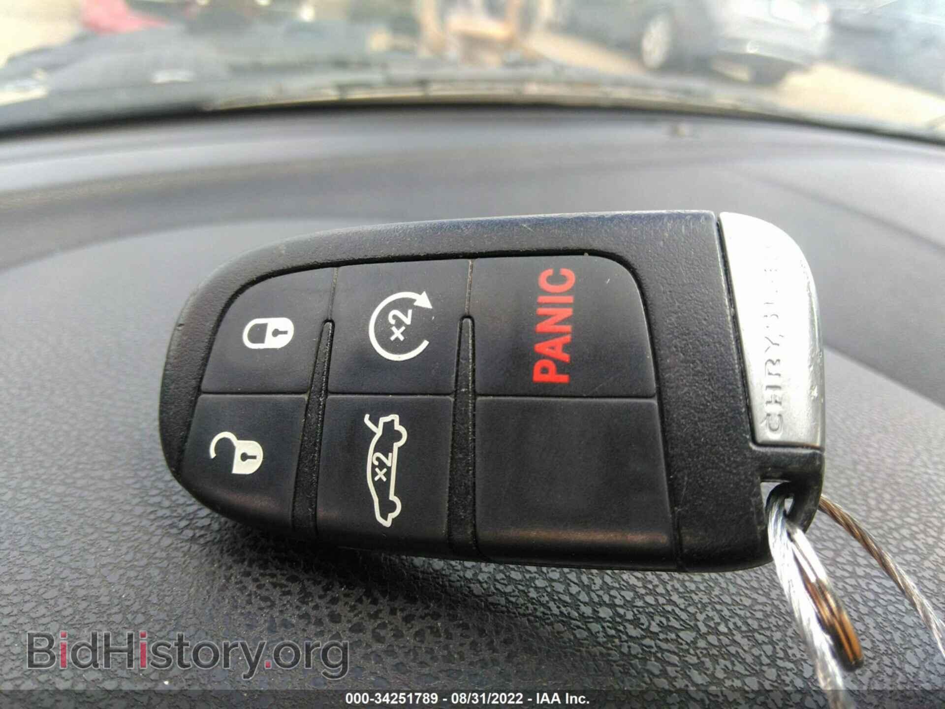 2012 CHRYSLER 300 - VIN: 2C3CCAETXCH256437 - Фото 11
