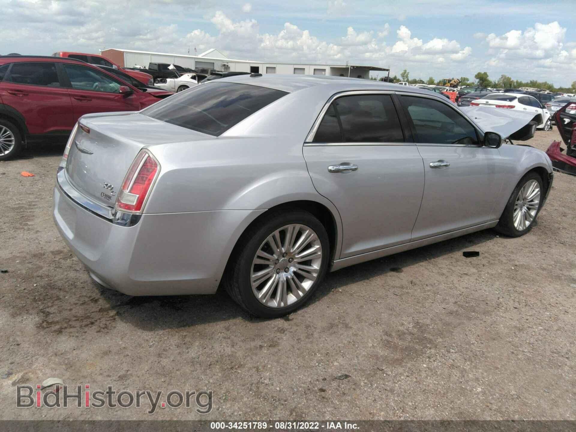 2012 CHRYSLER 300 - VIN: 2C3CCAETXCH256437 - Фото 4