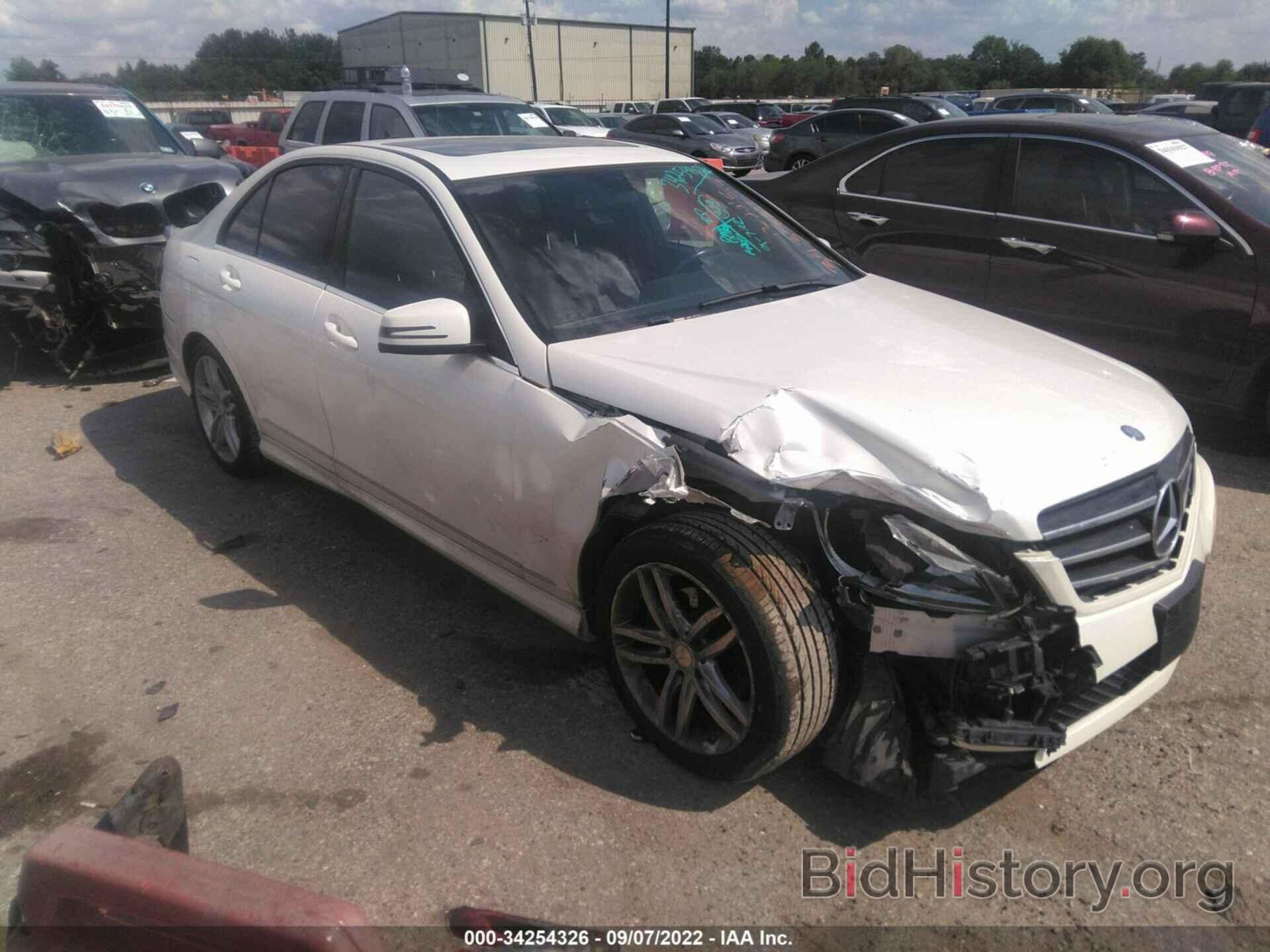 Photo WDDGF4HB8EG207847 - MERCEDES-BENZ C-CLASS 2014