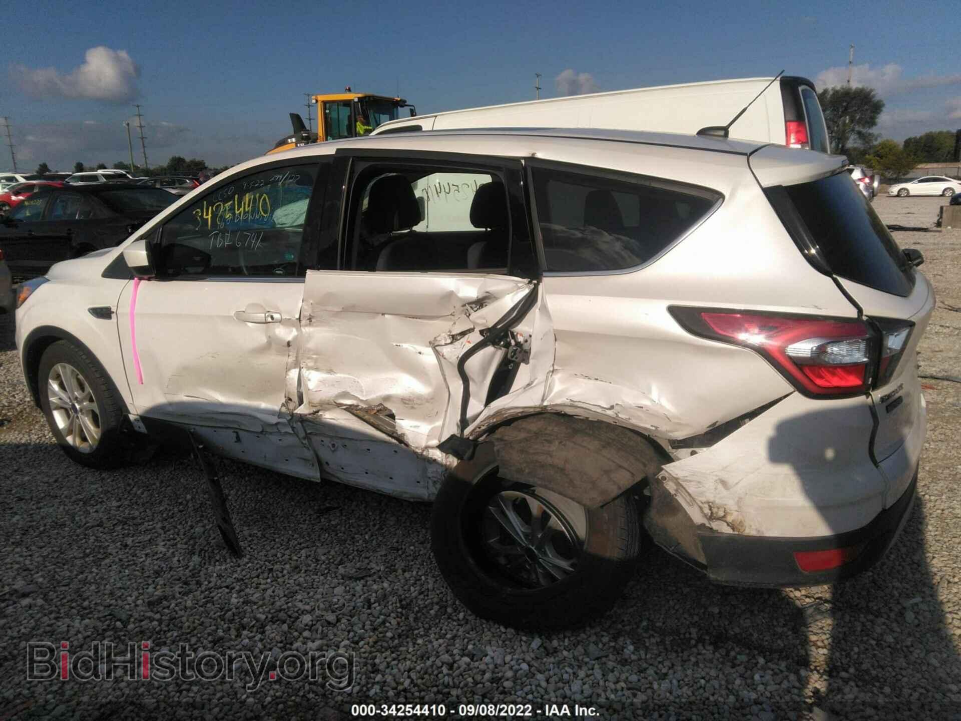 2017 FORD ESCAPE - VIN: 1FMCU9GDXHUB39406 - Photo 6
