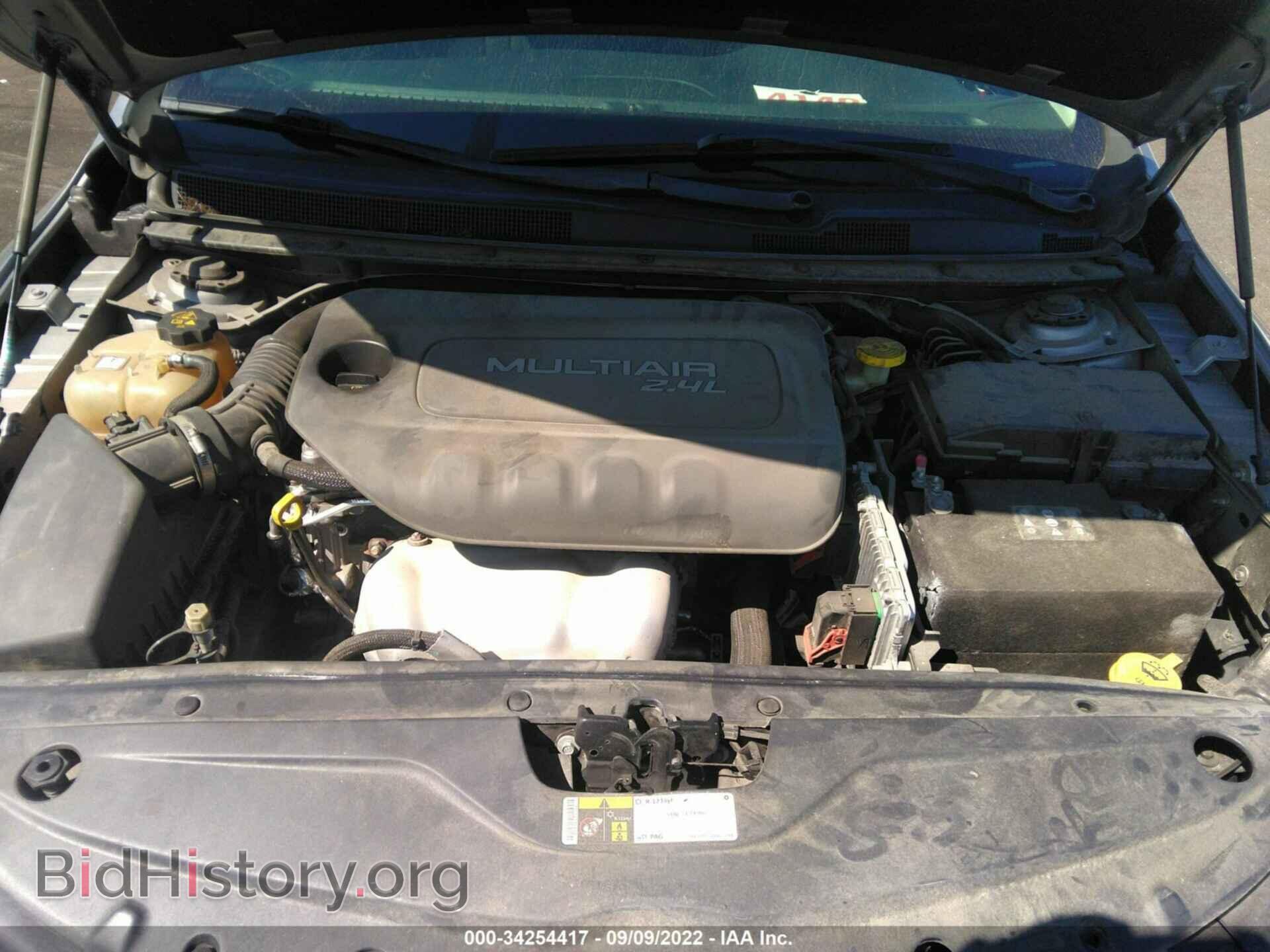 2015 CHRYSLER 200 - VIN: 1C3CCCAB3FN592452 - Фото 10