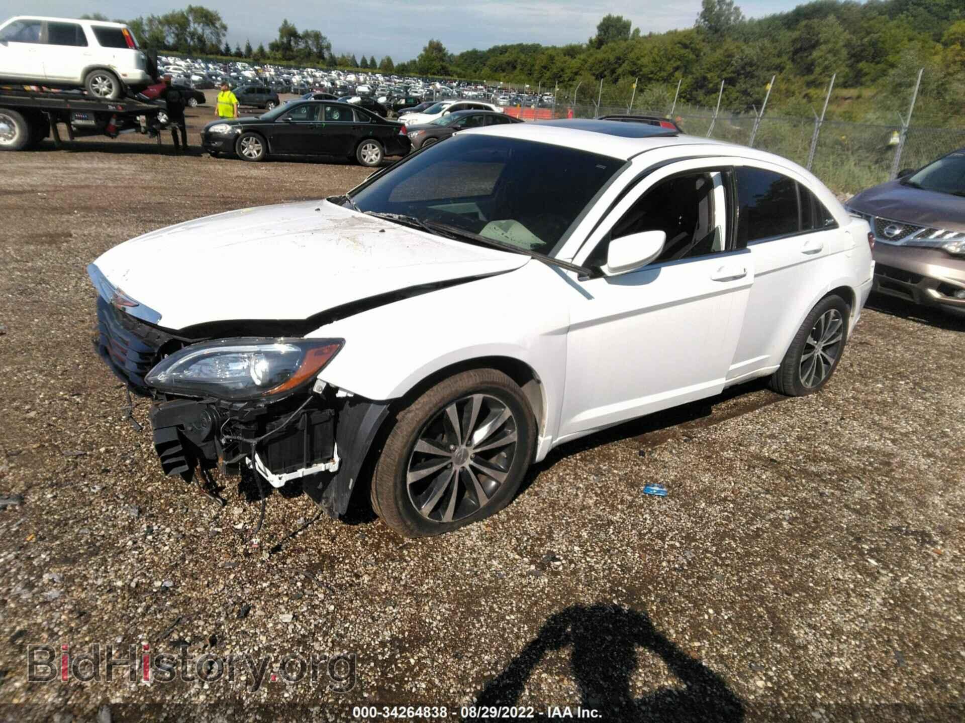 2012 CHRYSLER 200 - VIN: 1C3CCBBGXCN330024 - Фото 2