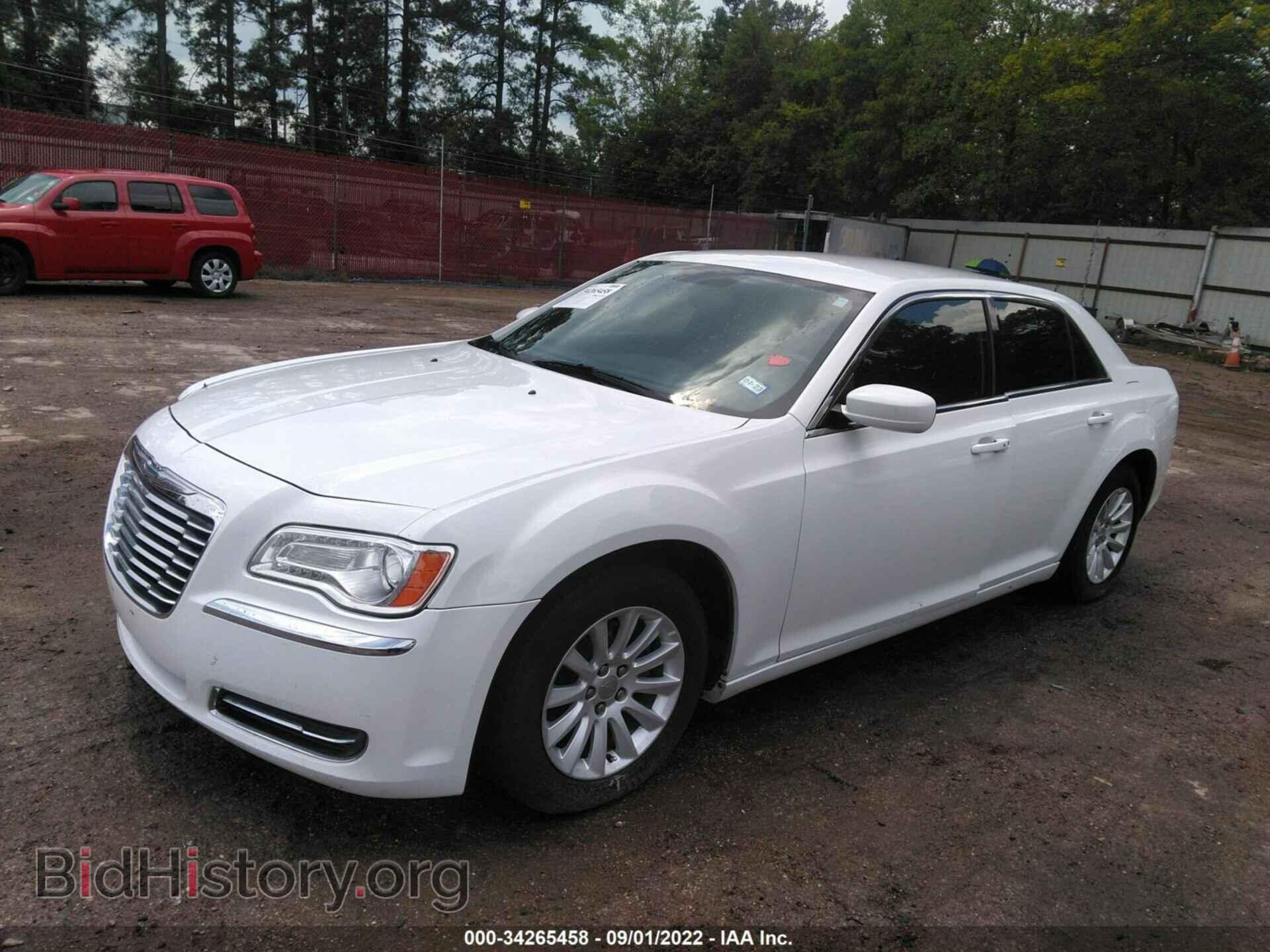 2013 CHRYSLER 300 - VIN: 2C3CCAAG0DH508058 - Фото 2