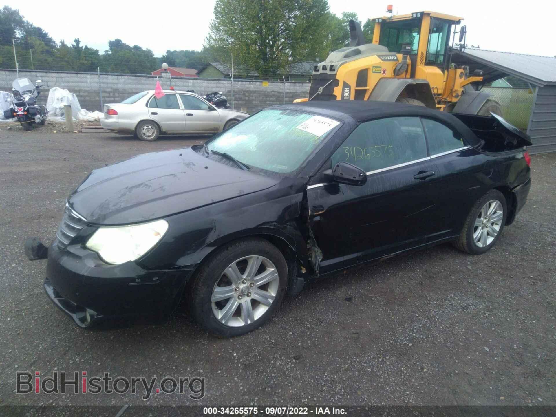 2010 CHRYSLER SEBRING - VIN: 1C3BC5ED3AN104130 - Фото 2
