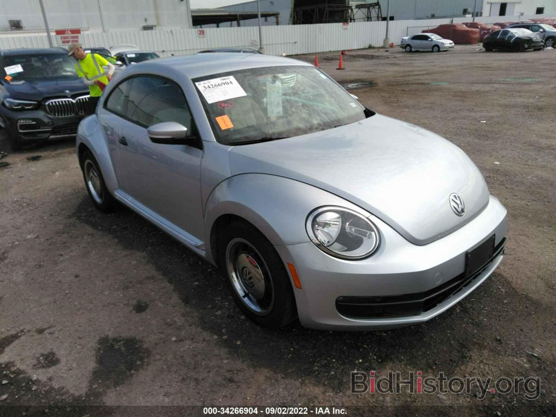 Photo 3VWF17AT1FM647051 - VOLKSWAGEN BEETLE COUPE 2015