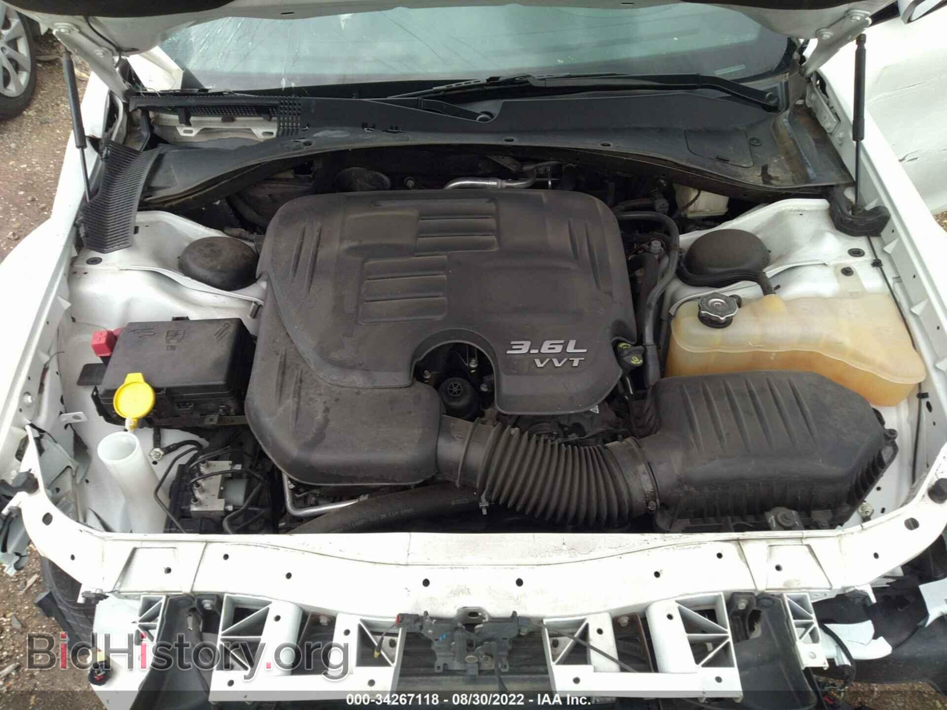 2019 CHRYSLER 300 - VIN: 2C3CCABG0KH697404 - Фото 10