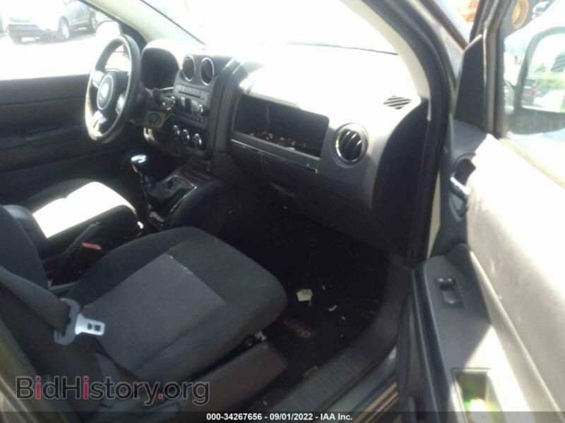 2011 Jeep COMPASS (VIN 1J4NT1FA8BD182443) — photo 5 of 11