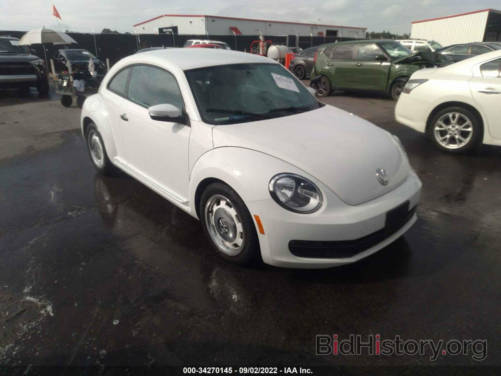 Photo 3VWF17AT7FM649497 - VOLKSWAGEN BEETLE COUPE 2015