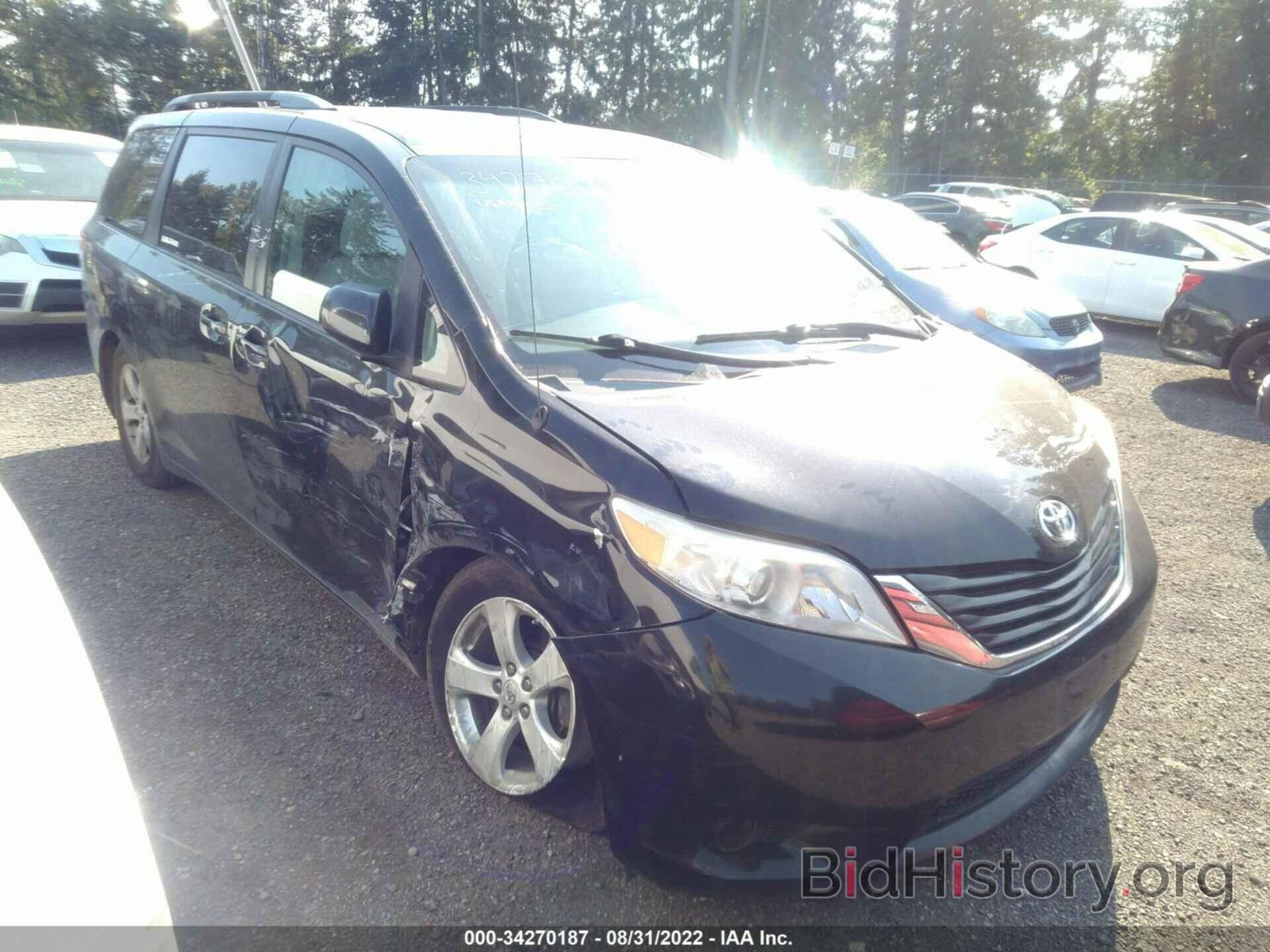 Photo 5TDKK3DC9BS154585 - TOYOTA SIENNA 2011