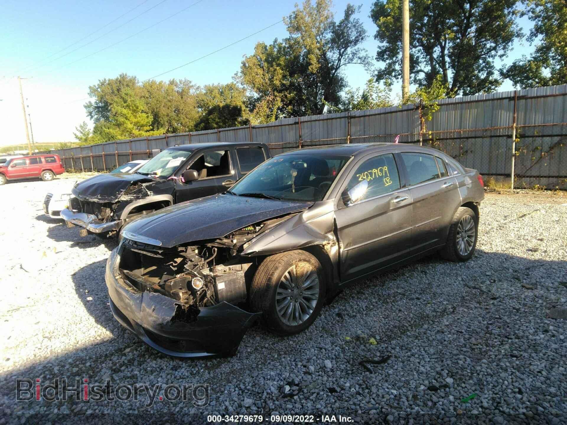 2012 CHRYSLER 200 - VIN: 1C3CCBCB2CN191090 - Фото 2