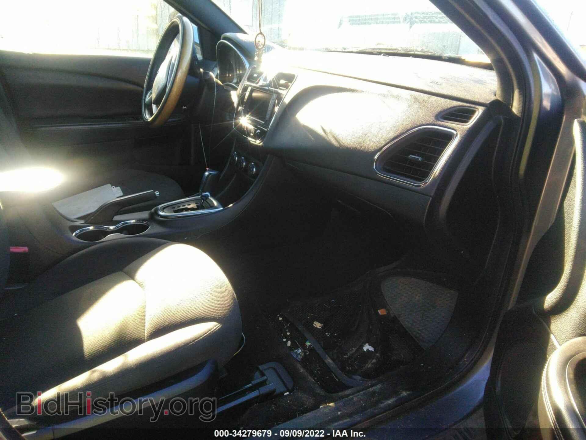 2012 CHRYSLER 200 - VIN: 1C3CCBCB2CN191090 - Фото 5