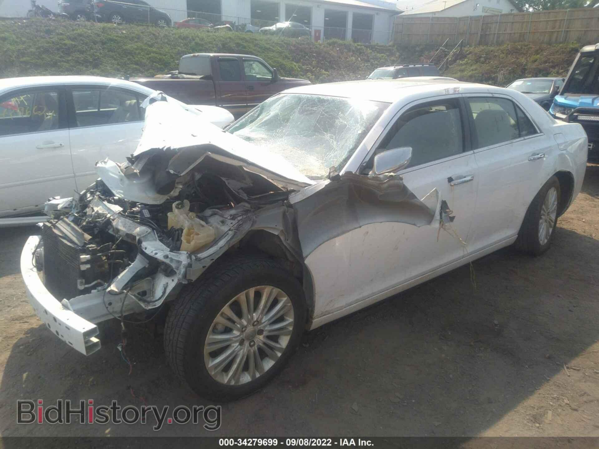 2013 CHRYSLER 300 - VIN: 2C3CCAKG2DH505726 - Фото 2