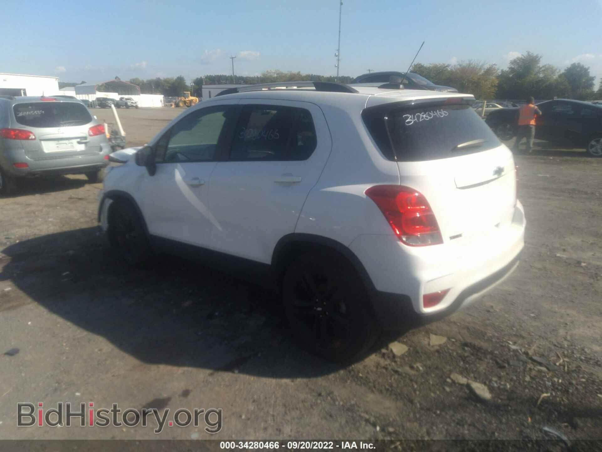 2021 CHEVROLET TRAX - VIN: KL7CJPSM9MB366422 - Фото 3