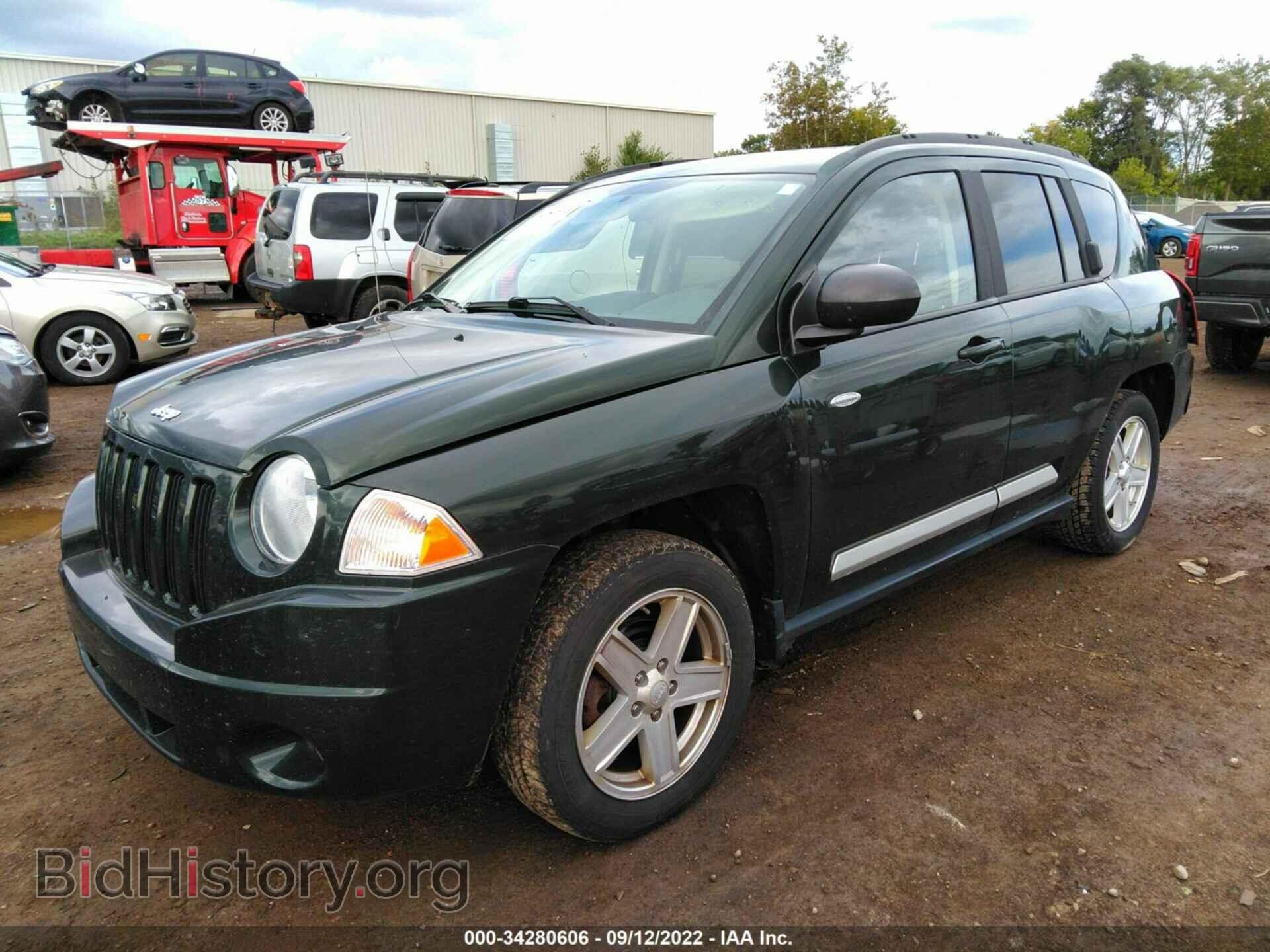 2010 JEEP COMPASS - VIN: 1J4NT1FA6AD643315 - Photo 2