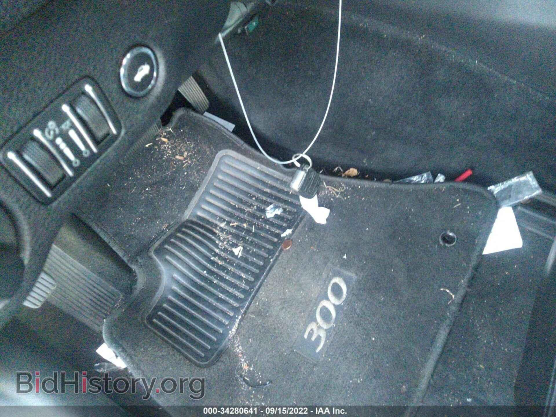 2012 CHRYSLER 300 - VIN: 2C3CCACG6CH166904 - Фото 11