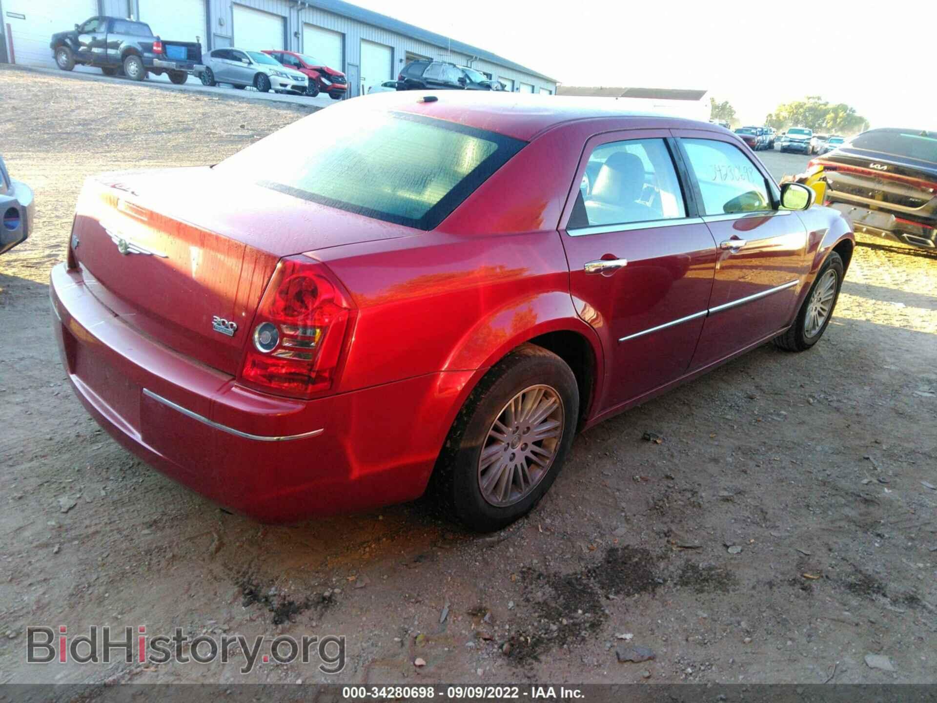 2010 CHRYSLER 300 - VIN: 2C3CA5CV5AH325727 - Фото 4