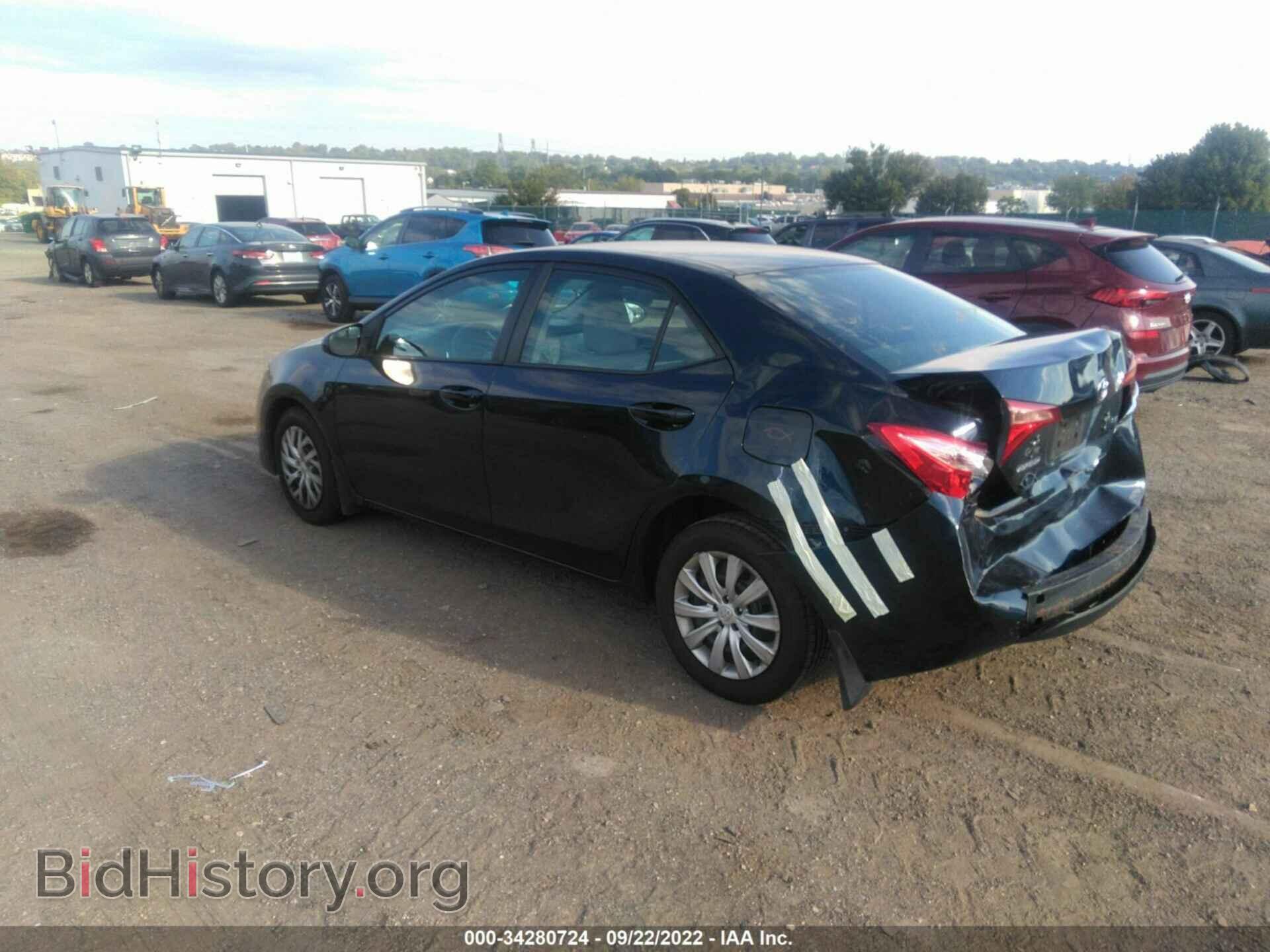 2017 TOYOTA COROLLA - VIN: 2T1BURHEXHC812053 - Фото 3