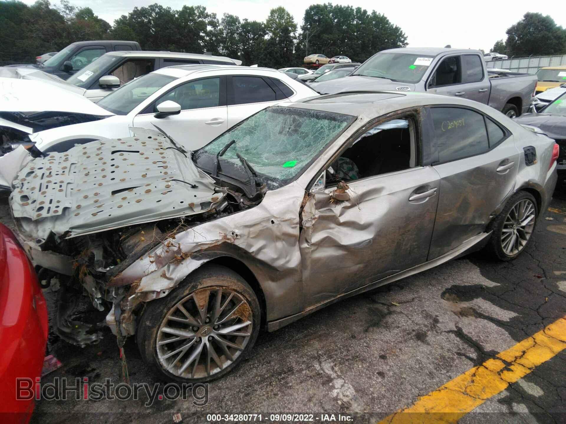 2016 LEXUS IS 200T - VIN: JTHBA1D26G5012320 - Фото 2