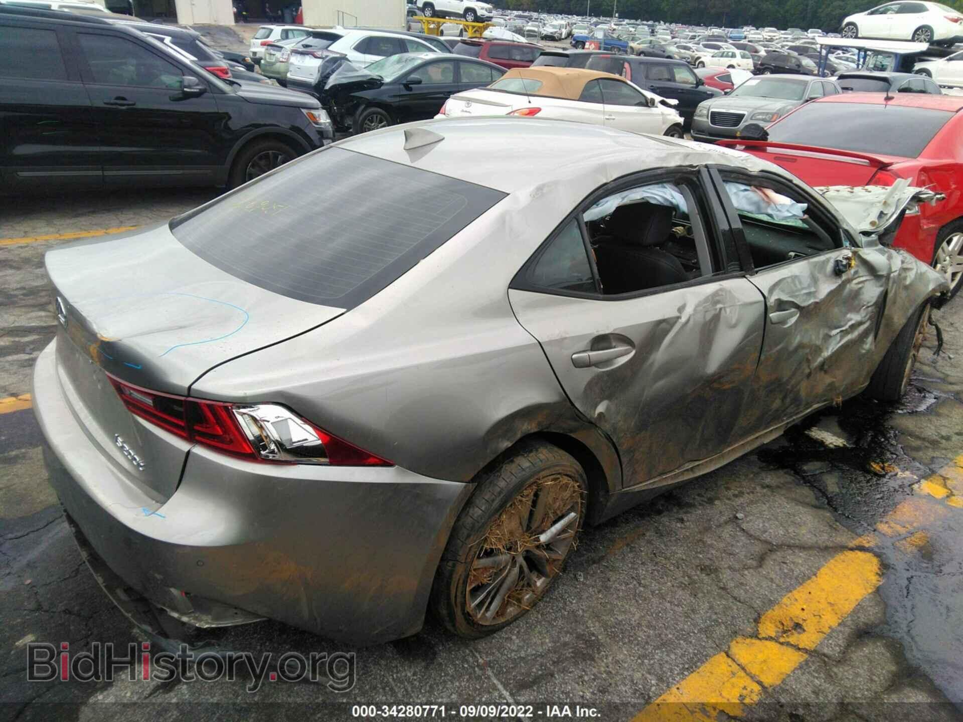 2016 LEXUS IS 200T - VIN: JTHBA1D26G5012320 - Фото 4