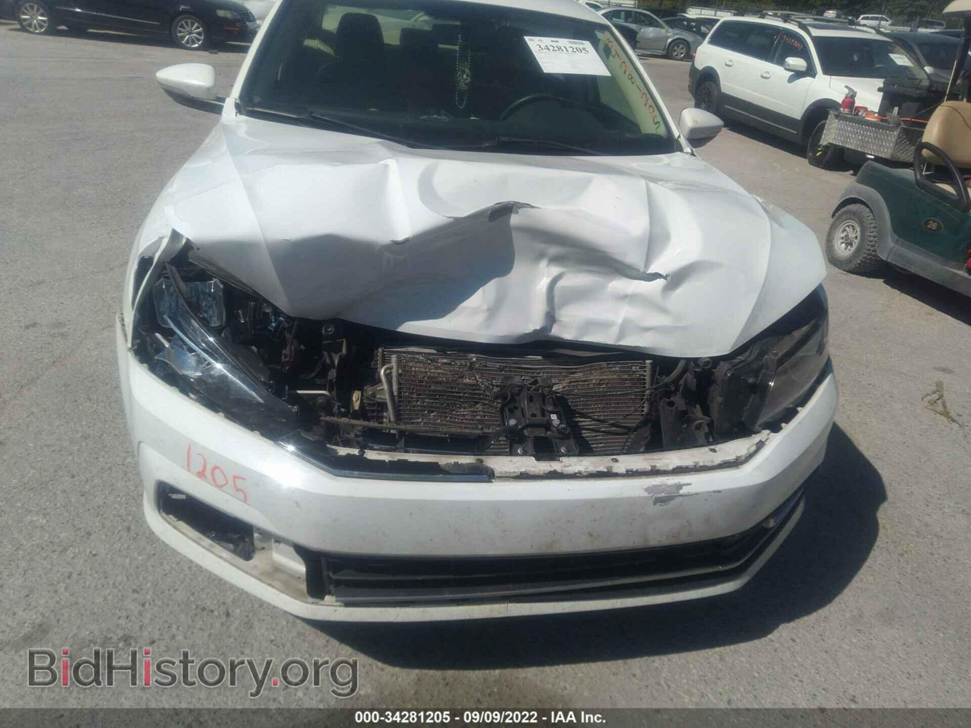 2017 VOLKSWAGEN PASSAT - VIN: 1VWAT7A36HC066010 - Фото 6