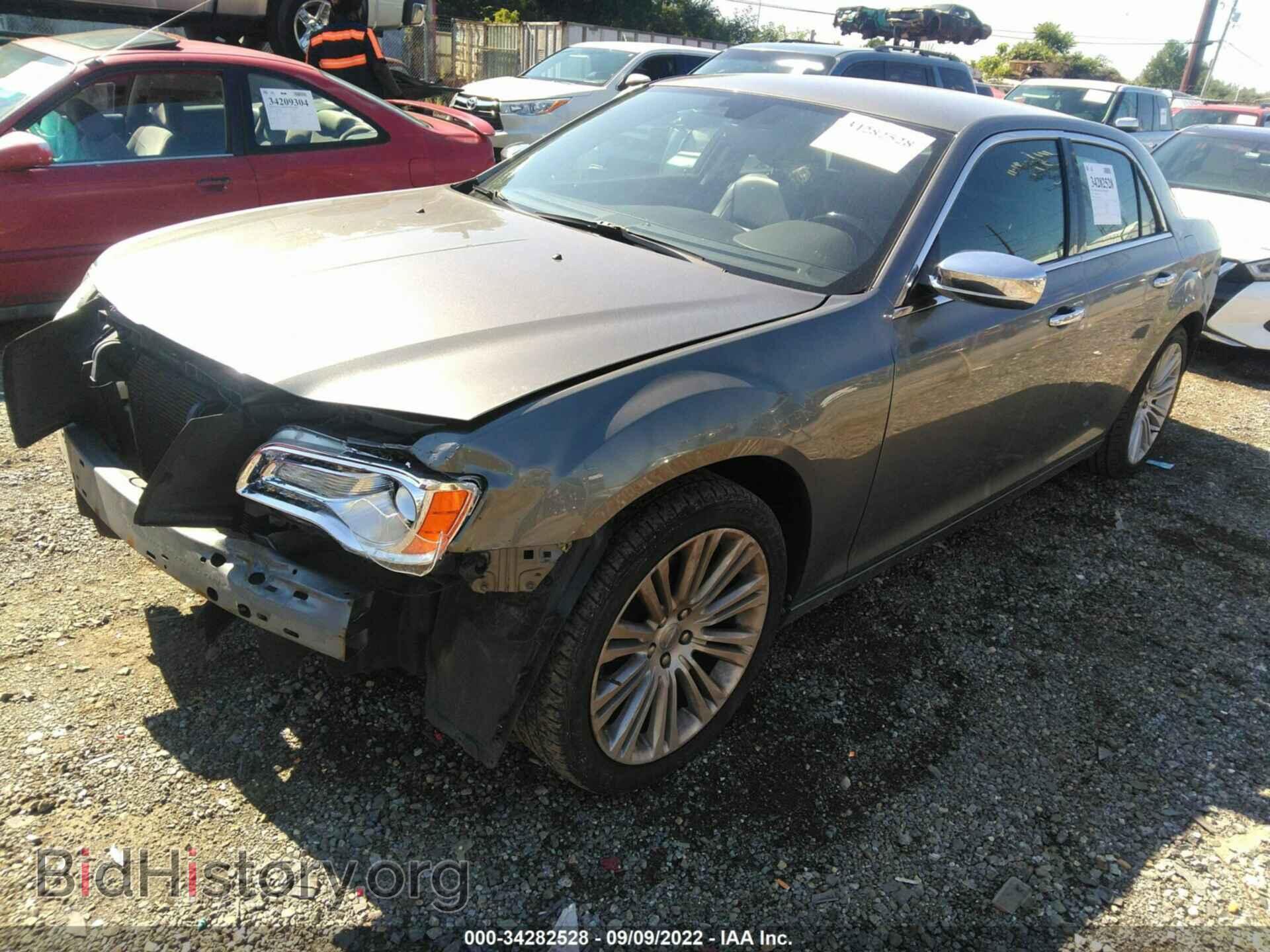 2011 CHRYSLER 300 - VIN: 2c3ca5cg2bh585263 - Фото 2