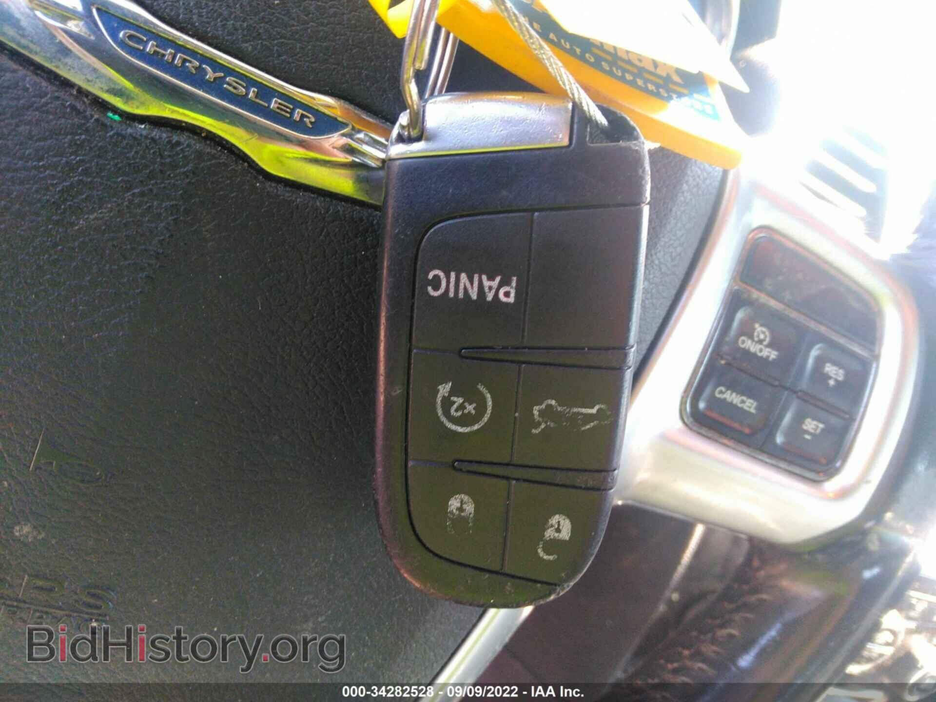 2011 CHRYSLER 300 - VIN: 2c3ca5cg2bh585263 - Фото 11