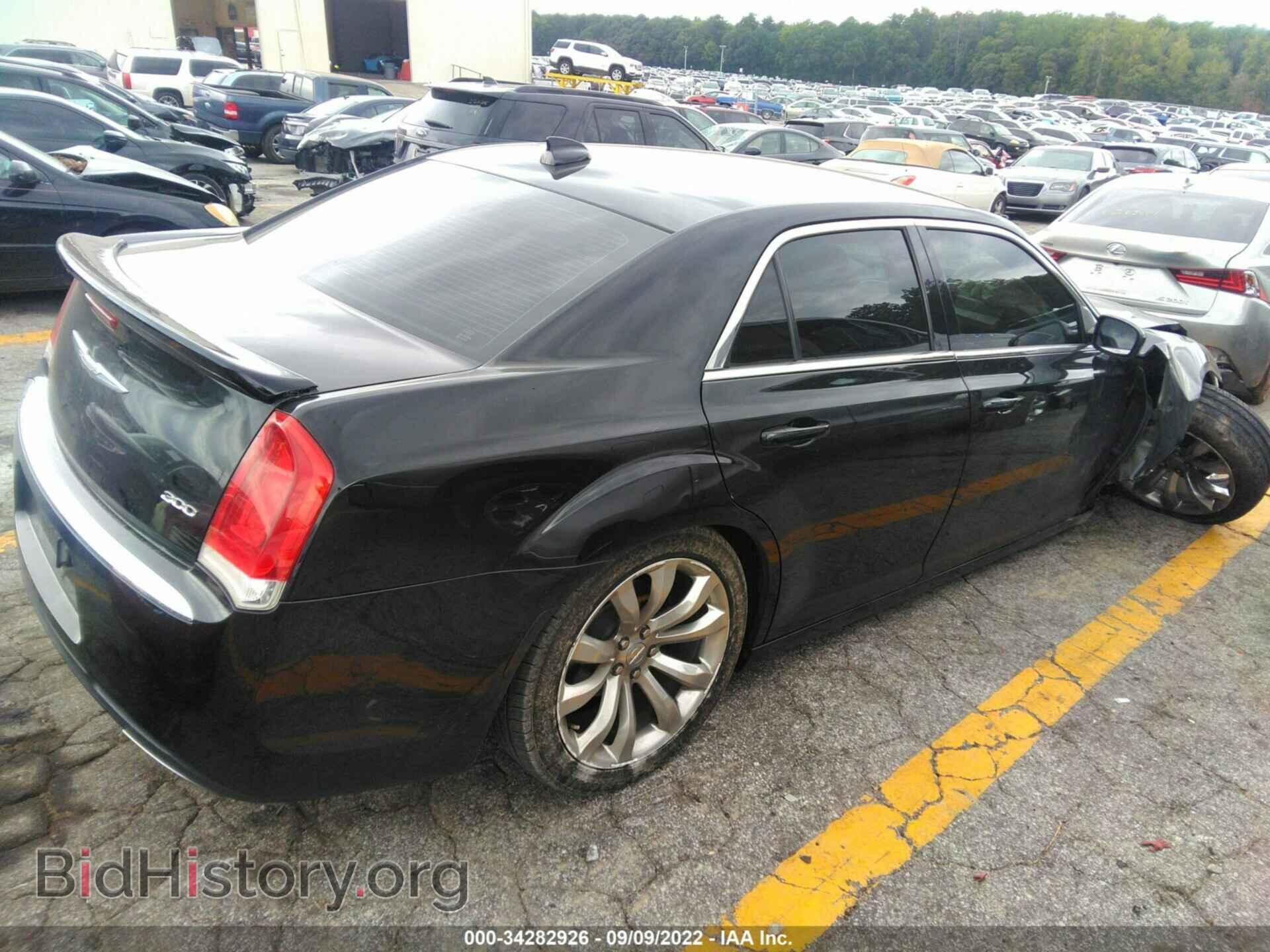 2016 CHRYSLER 300 - VIN: 2C3CCAAG3GH348925 - Фото 4