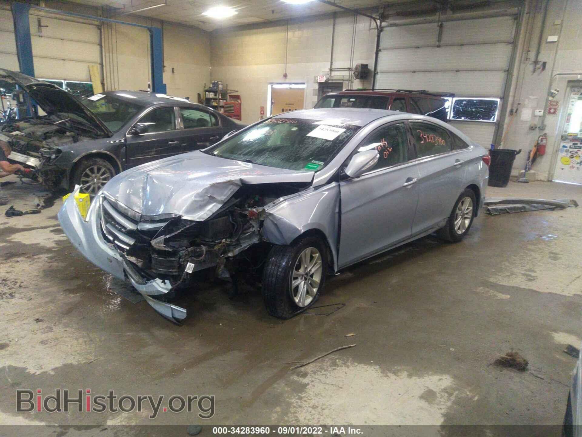2014 HYUNDAI SONATA - VIN: 5NPEB4AC4EH837182 - Фото 2