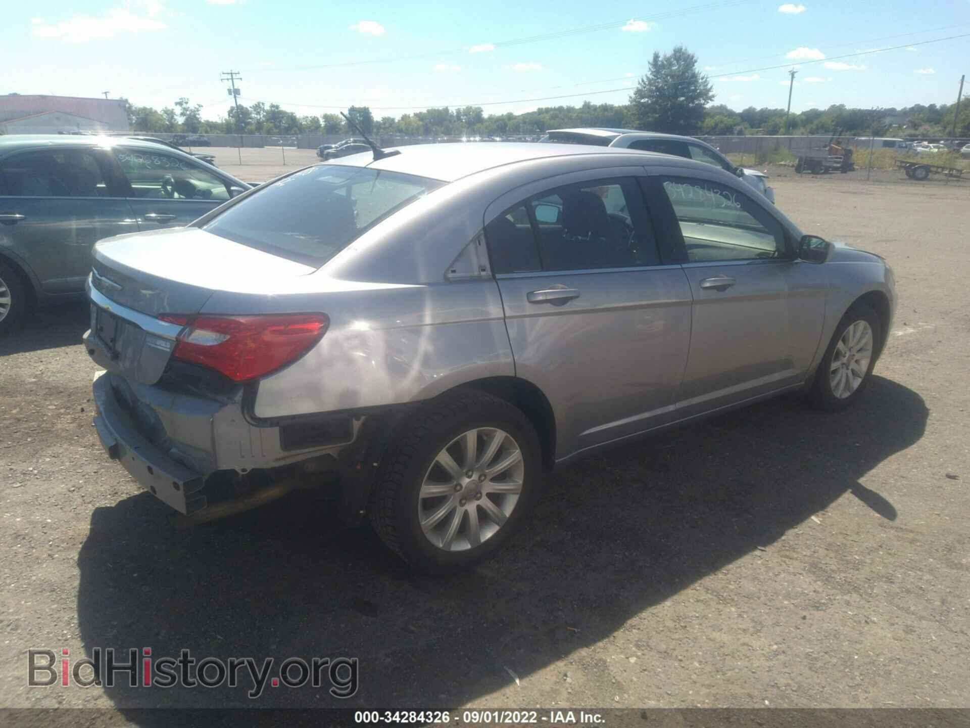 2013 CHRYSLER 200 - VIN: 1C3CCBBB1DN574201 - Photo 4