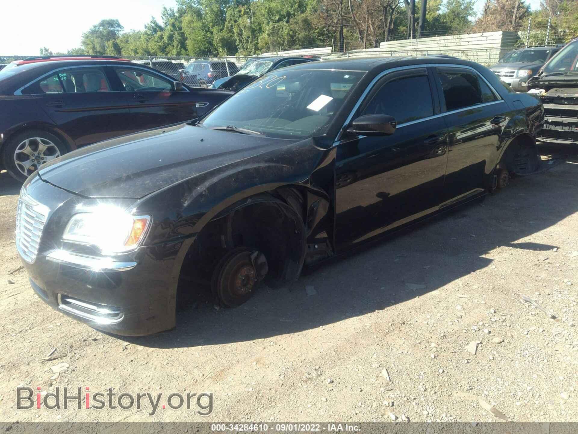2014 CHRYSLER 300 - VIN: 2C3CCAAG3EH365320 - Фото 2