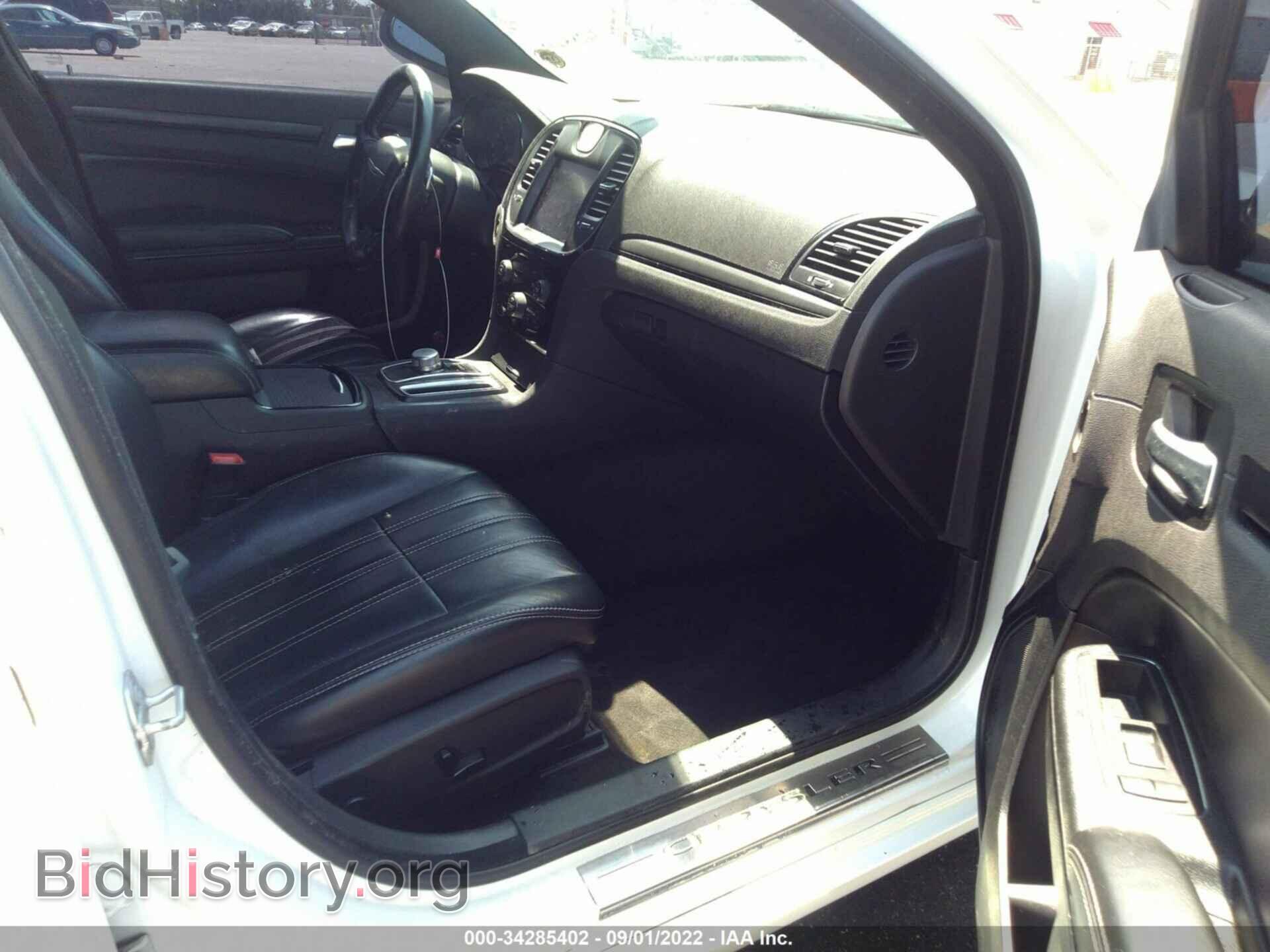 2016 CHRYSLER 300 - VIN: 2C3CCABG7GH141386 - Фото 5