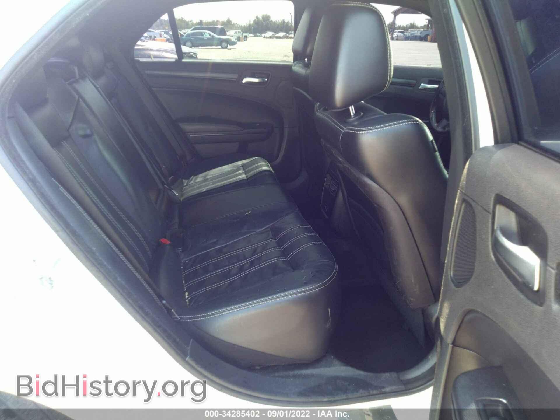 2016 CHRYSLER 300 - VIN: 2C3CCABG7GH141386 - Фото 8