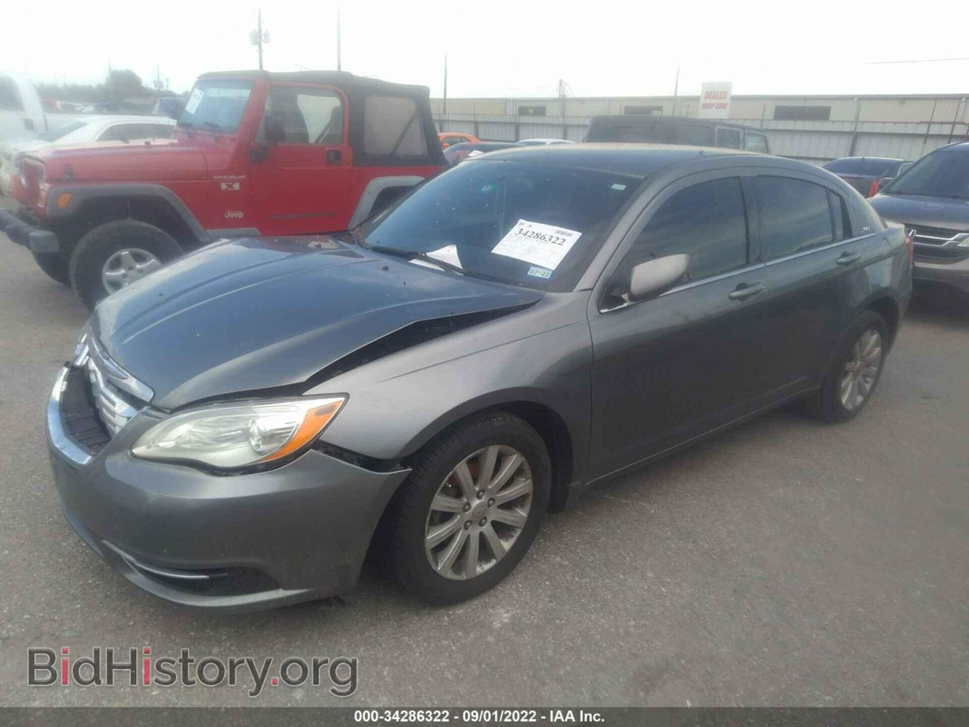 2012 CHRYSLER 200 - VIN: 1C3CCBBBXCN302079 - Фото 2