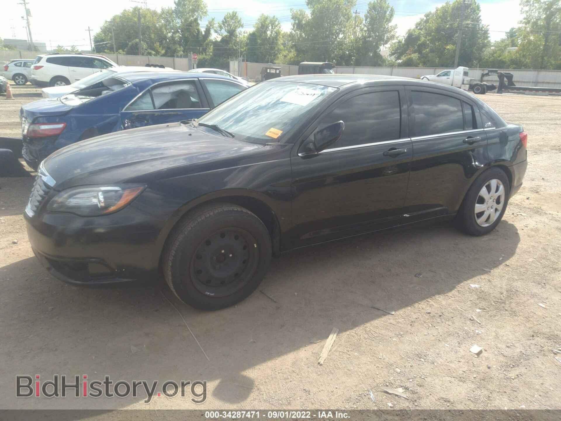 2013 CHRYSLER 200 - VIN: 1C3CCBBB2DN501032 - Фото 2