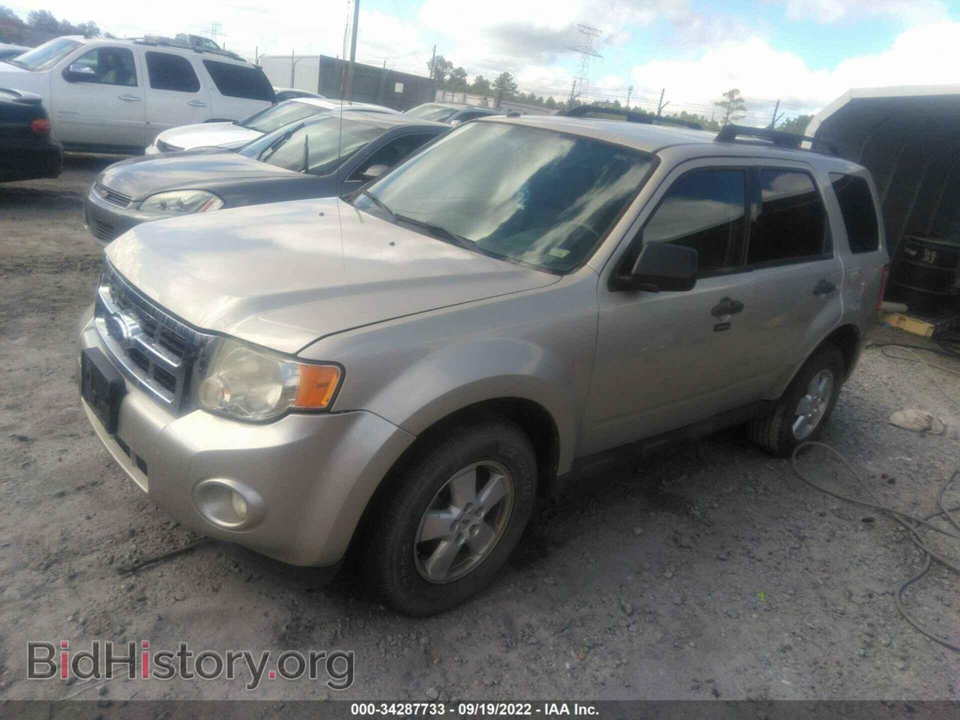2011 FORD ESCAPE - VIN: 1FMCU0D75BKB36393 - Фото 2