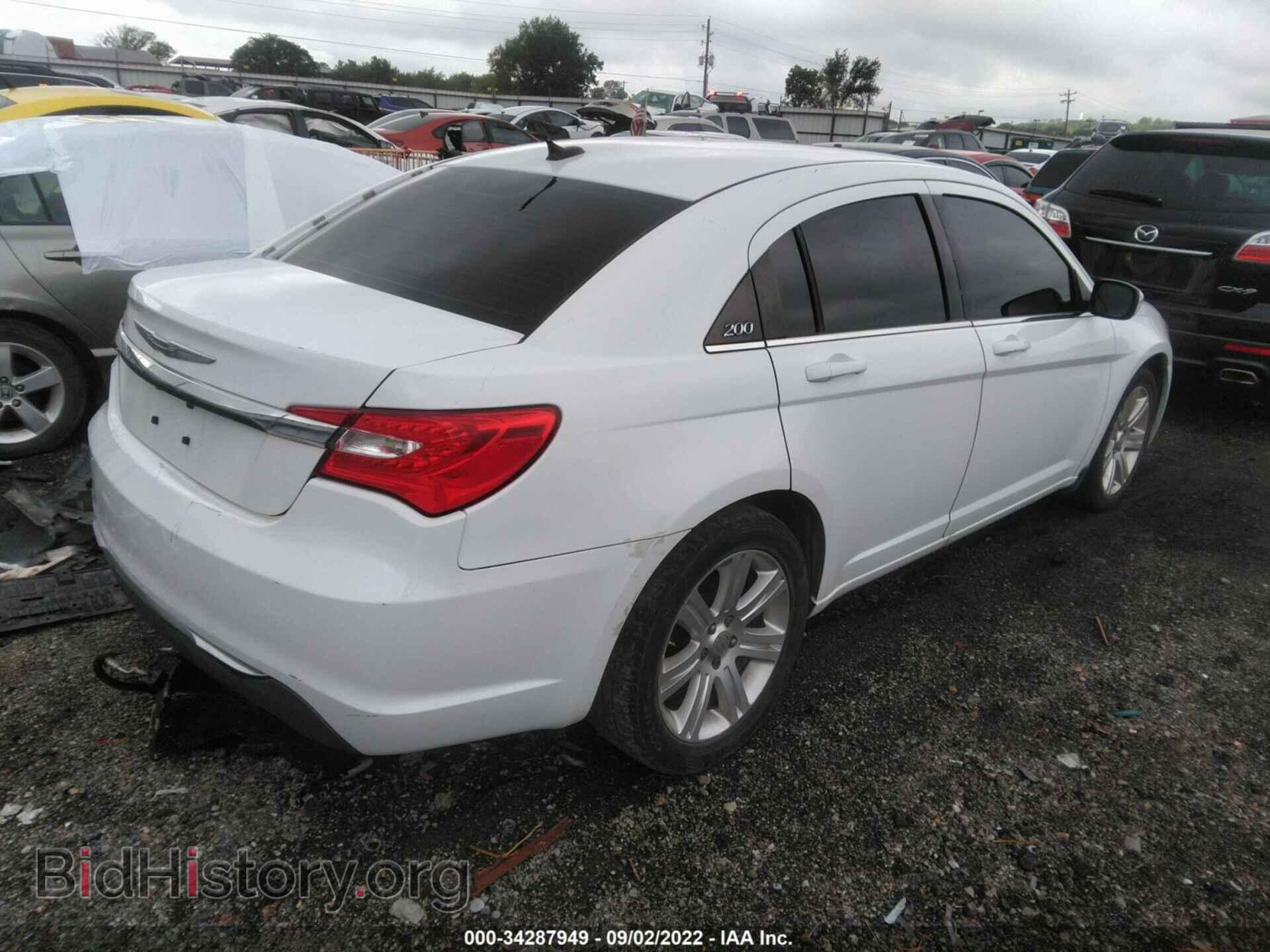2013 CHRYSLER 200 - VIN: 1C3CCBAB0DN706074 - Фото 4