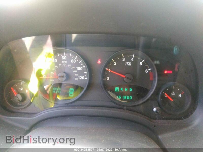 2011 Jeep COMPASS (VIN 1J4NT1FB9BD203745) — photo 7 of 11