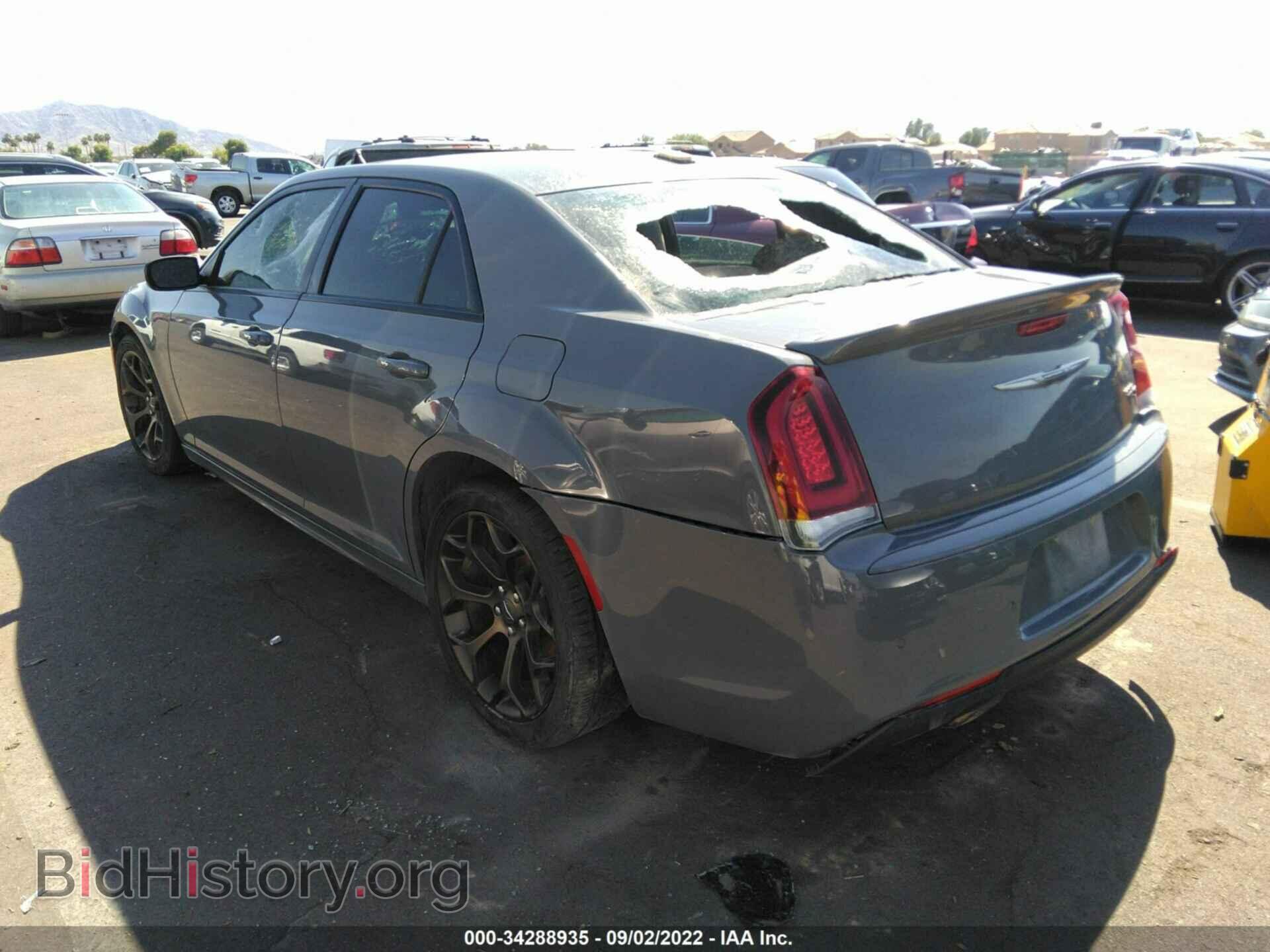2019 CHRYSLER 300 - VIN: 2C3CCABT8KH564760 - Фото 3