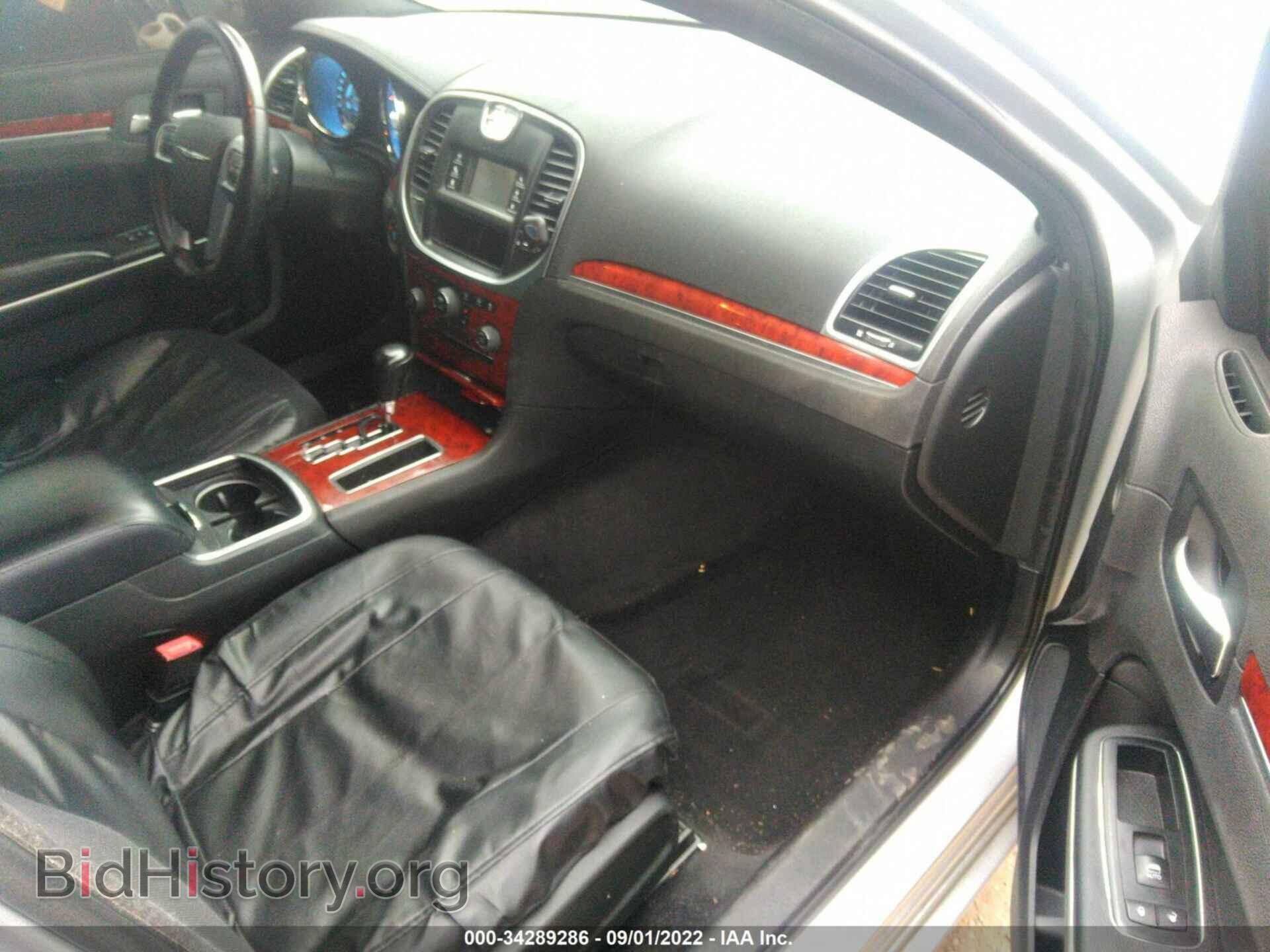 2012 CHRYSLER 300 - VIN: 2C3CCAAG8CH110207 - Фото 5