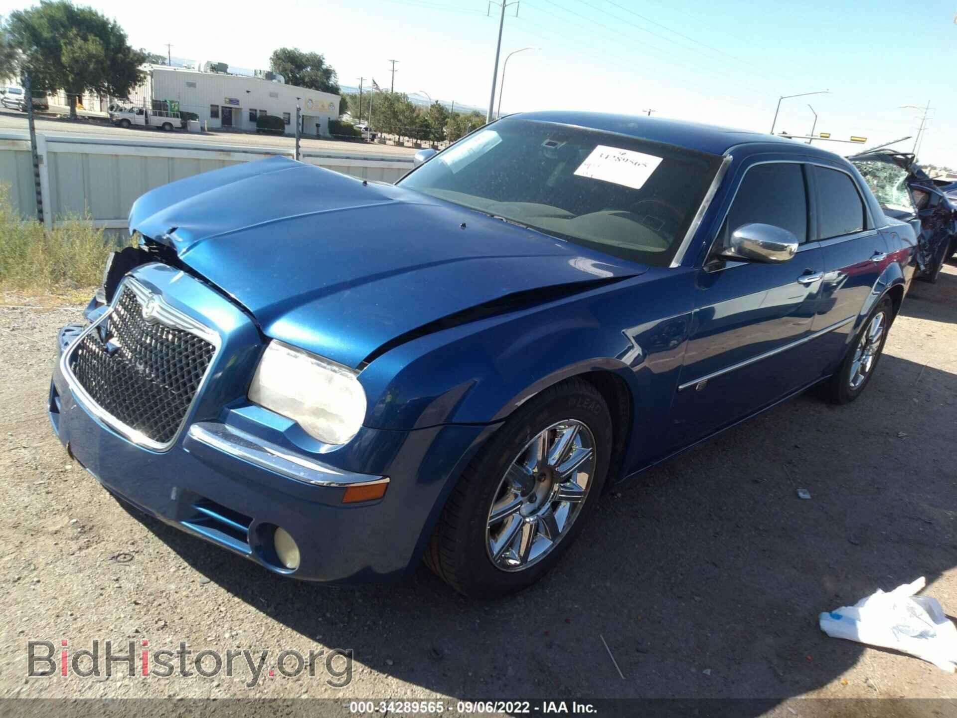 2010 CHRYSLER 300 - VIN: 2C3CA6CT6AH330780 - Фото 2
