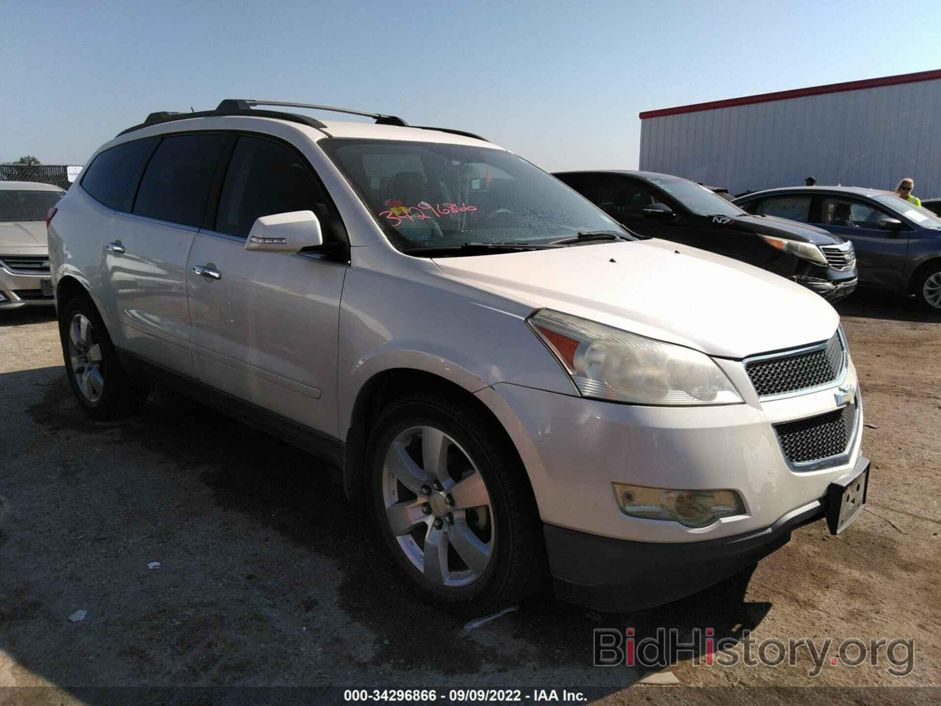 Photo 1GNKRGED9CJ130593 - CHEVROLET TRAVERSE 2012