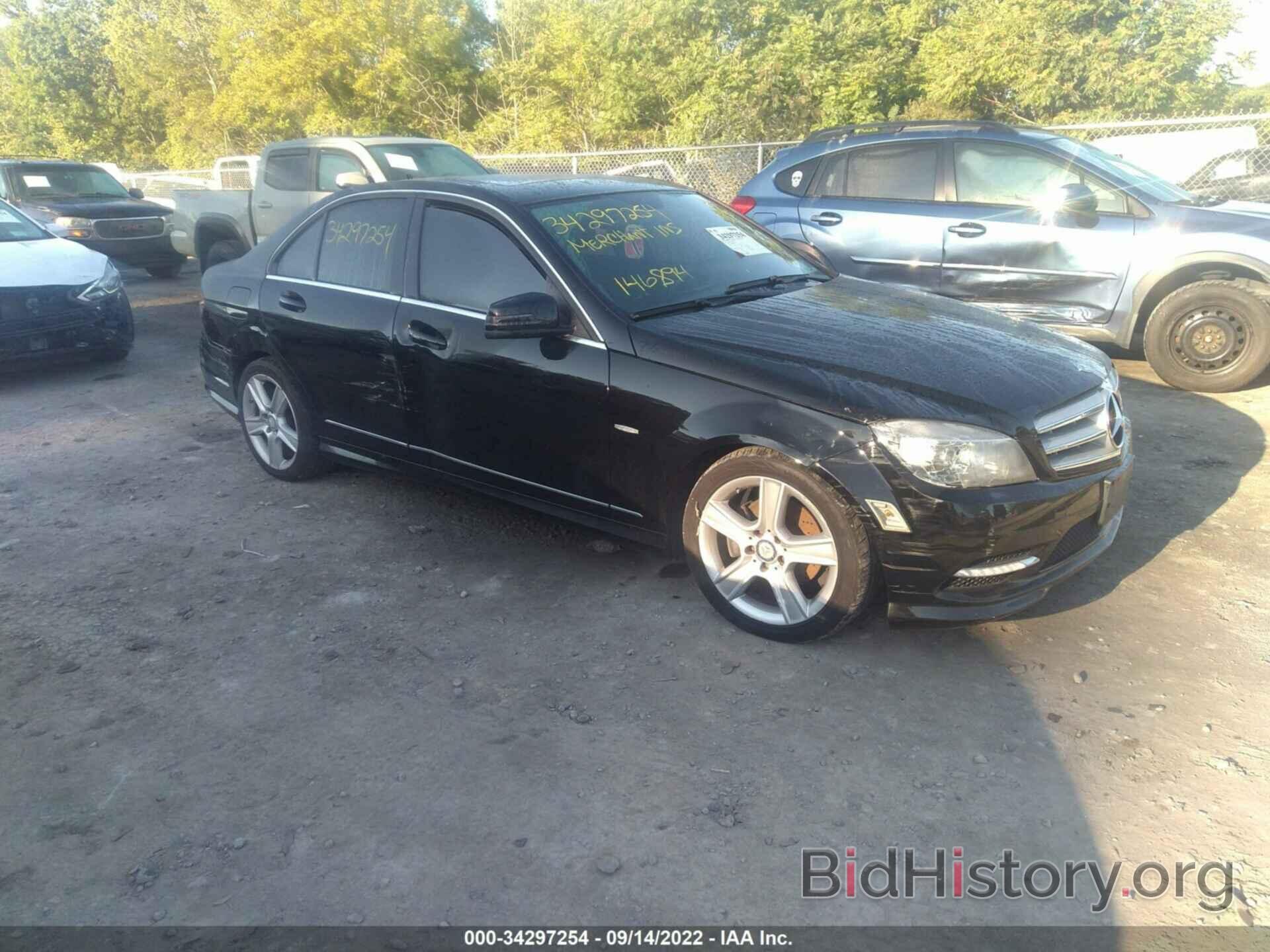 Photo WDDGF8BB0BR163617 - MERCEDES-BENZ C-CLASS 2011