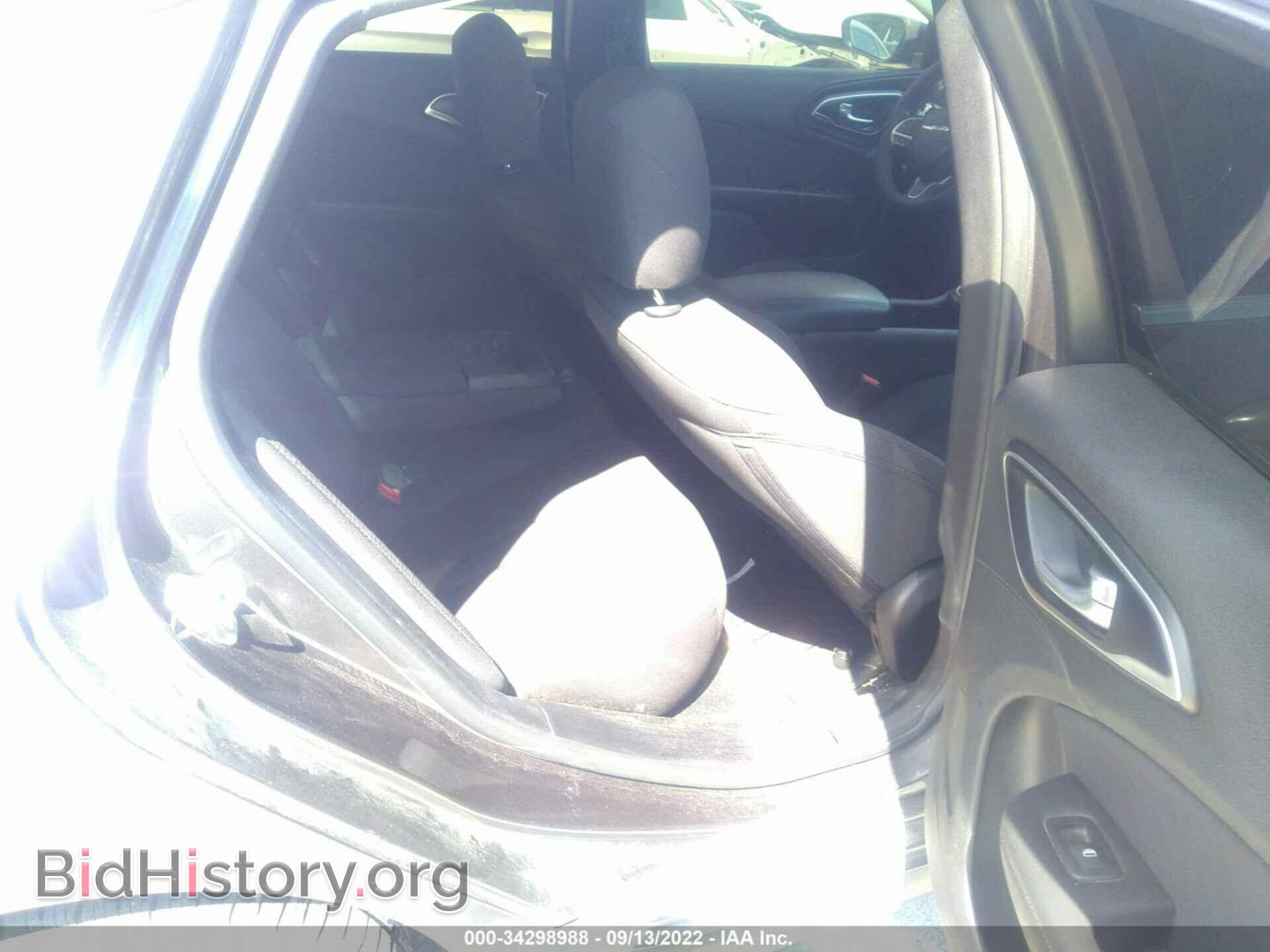2016 CHRYSLER 200 - VIN: 1C3CCCAB4GN113490 - Фото 8